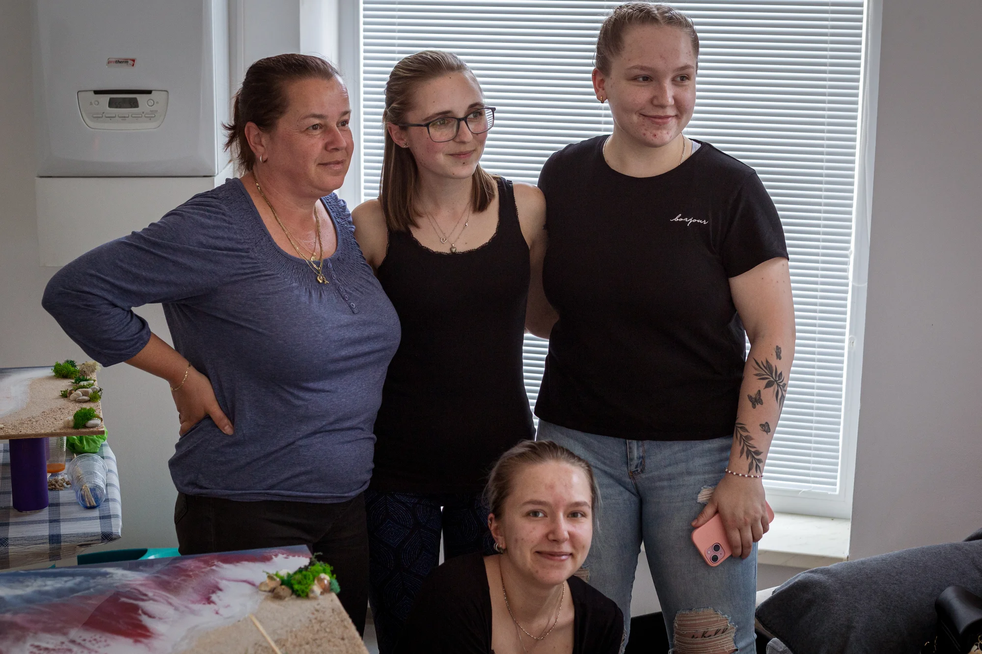 Workshop lití pryskyřicového obrazu pro 1 i 2 osoby: moře nebo abstrakce