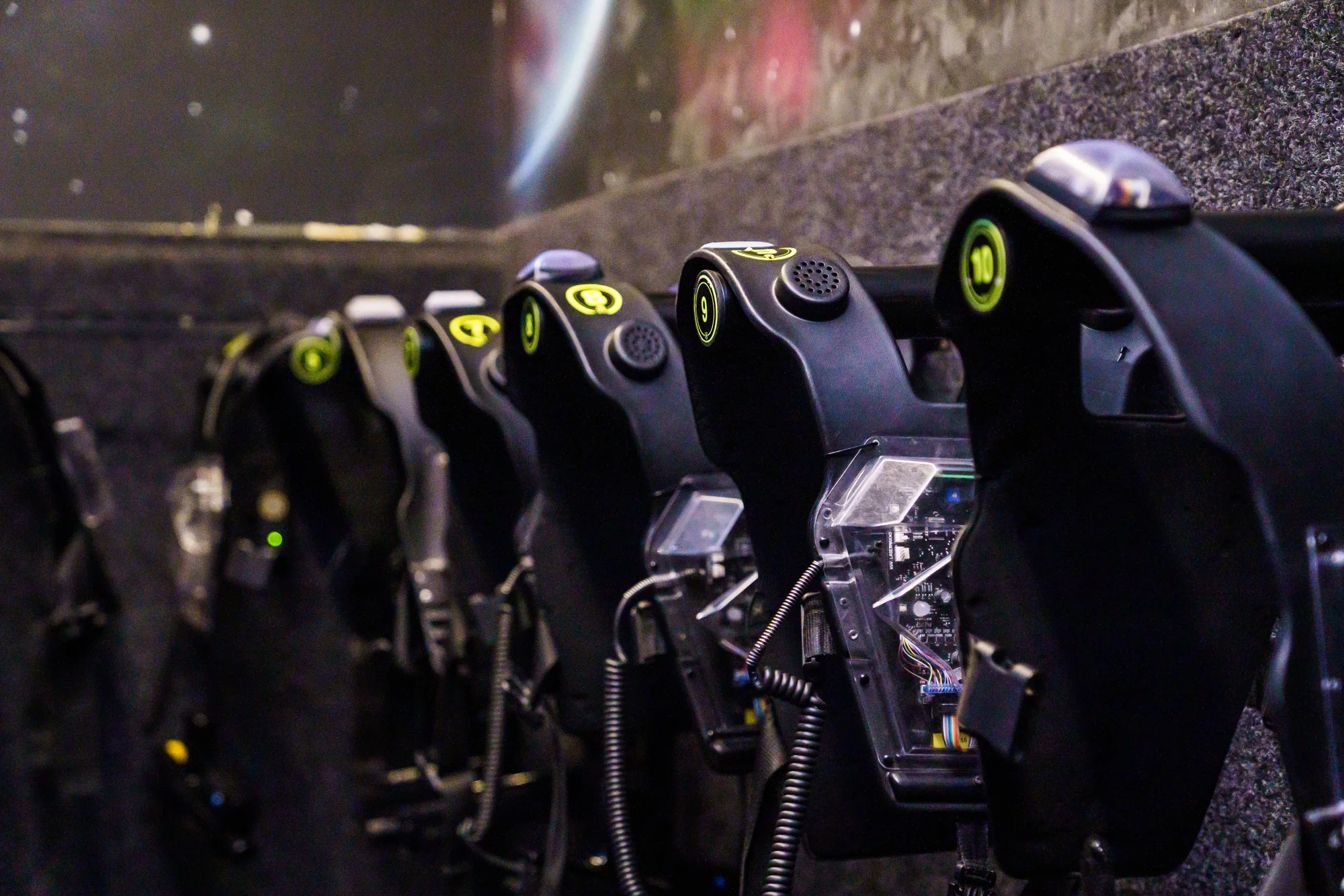 Akce a zábava: laser game pro 1–10 osob v moderní pražské aréně vč. možnosti mít arénu pro sebe