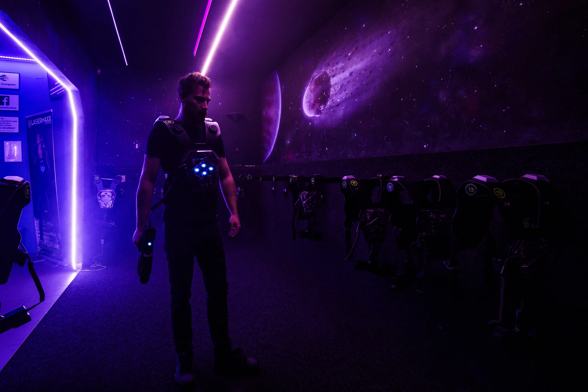 Akce a zábava: laser game pro 1–10 osob v moderní pražské aréně vč. možnosti mít arénu pro sebe