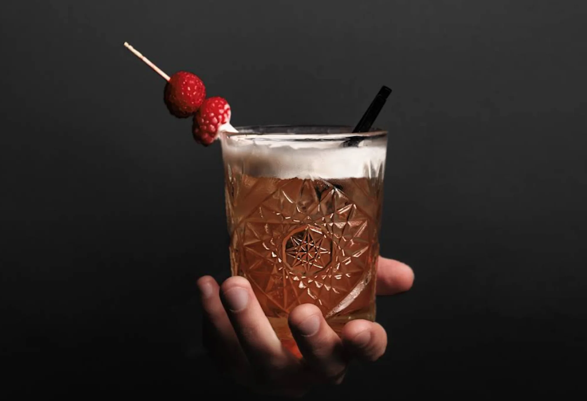 Drinky, hry i vodnice: voucher na 500–1 500 Kč do baru v centru Prahy