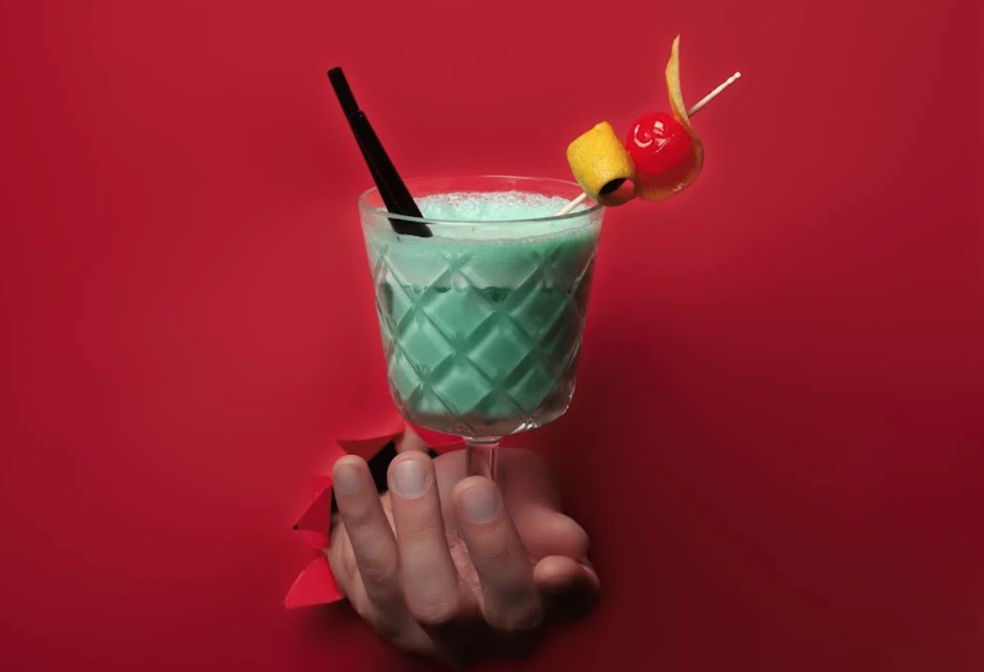 Drinky, hry i vodnice: voucher na 500–1 500 Kč do baru v centru Prahy