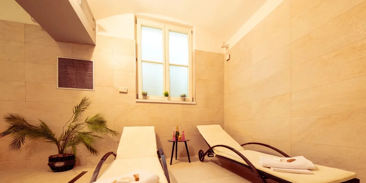 Privátní wellness pro 2 osoby: finská sauna, vířivka, prosecco i občerstvení