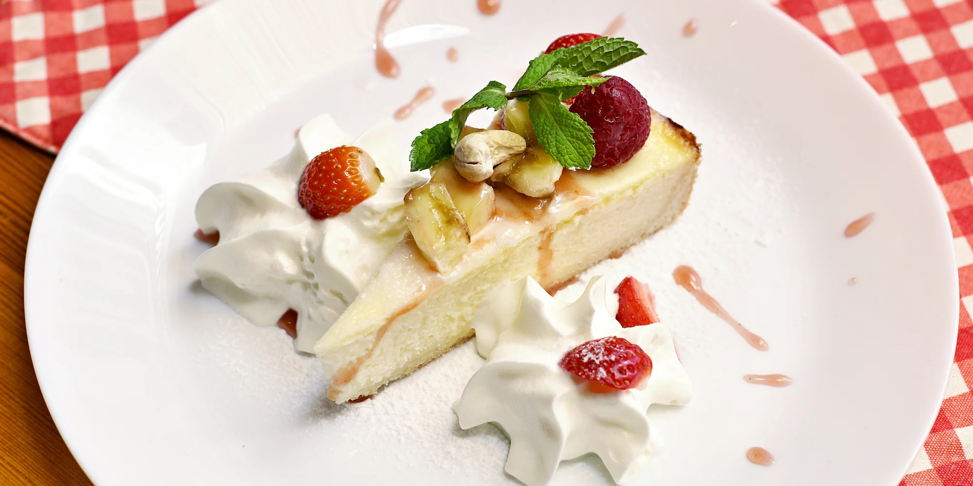 Cheesecake s kávou, drink dle výběru i palačinka