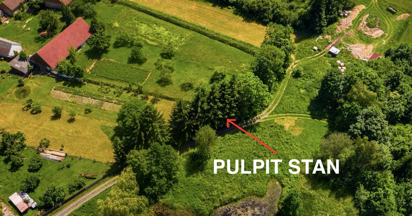 Glamping na Příbramsku, blízko CHKO Brdy: stan na klidné zahradě u rybníka