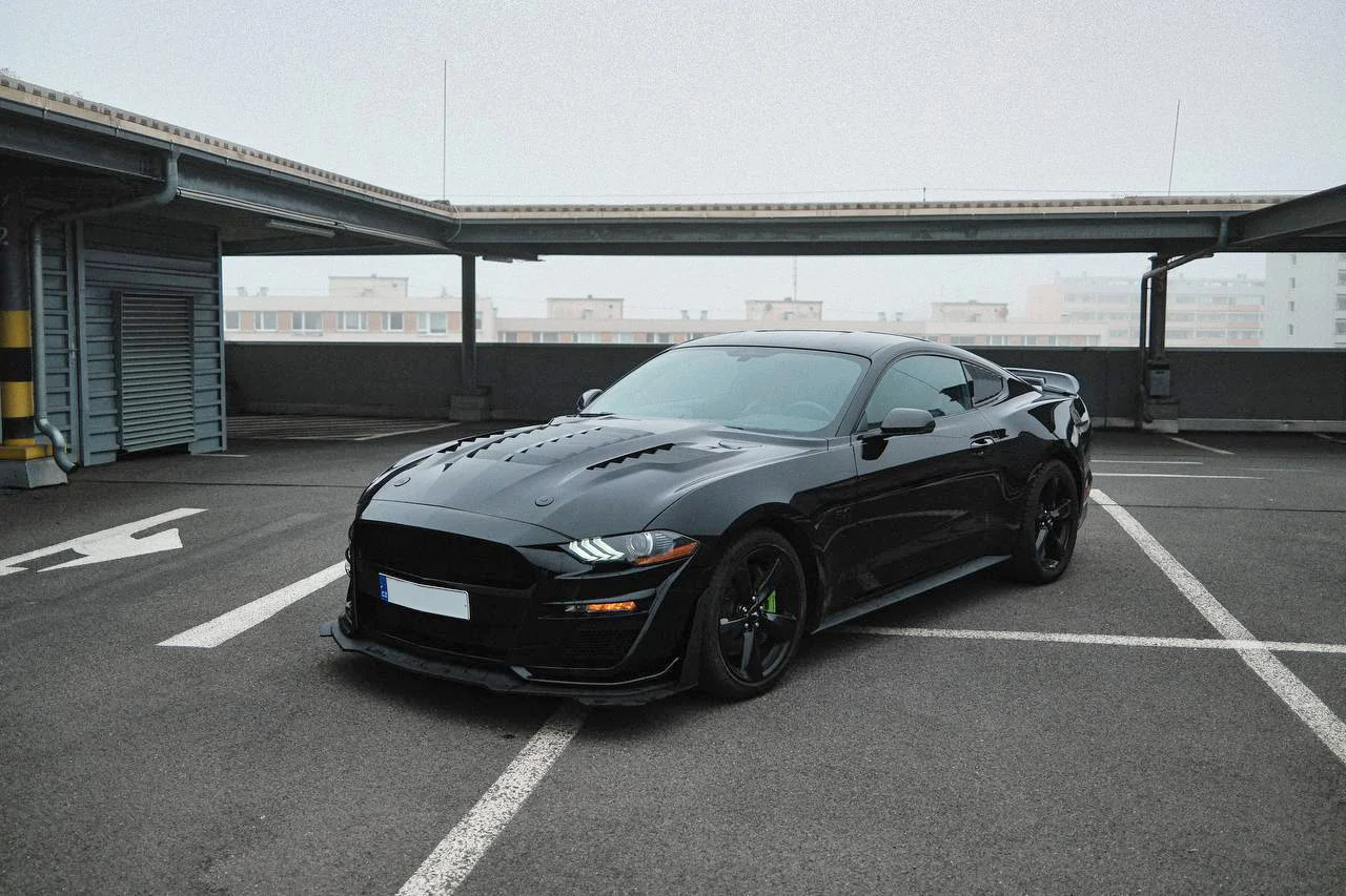 Zapůjčení Fordu Mustang, Mercedesu C63 AMG či BMW M4 na 24hod nebo celý víkend