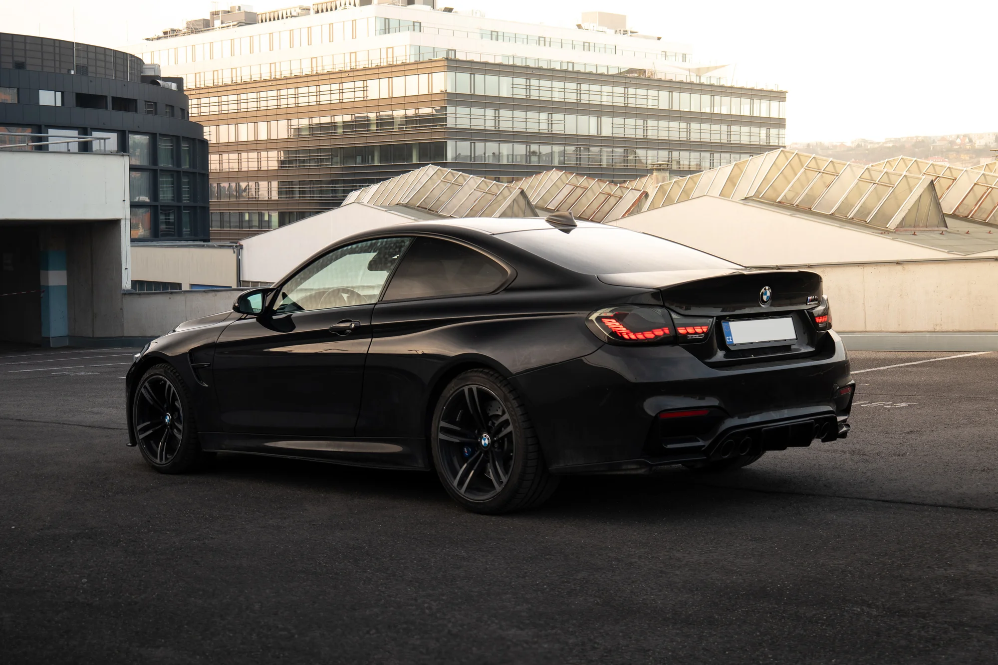 Zapůjčení Fordu Mustang, Mercedesu C63 AMG či BMW M4 na 24hod nebo celý víkend