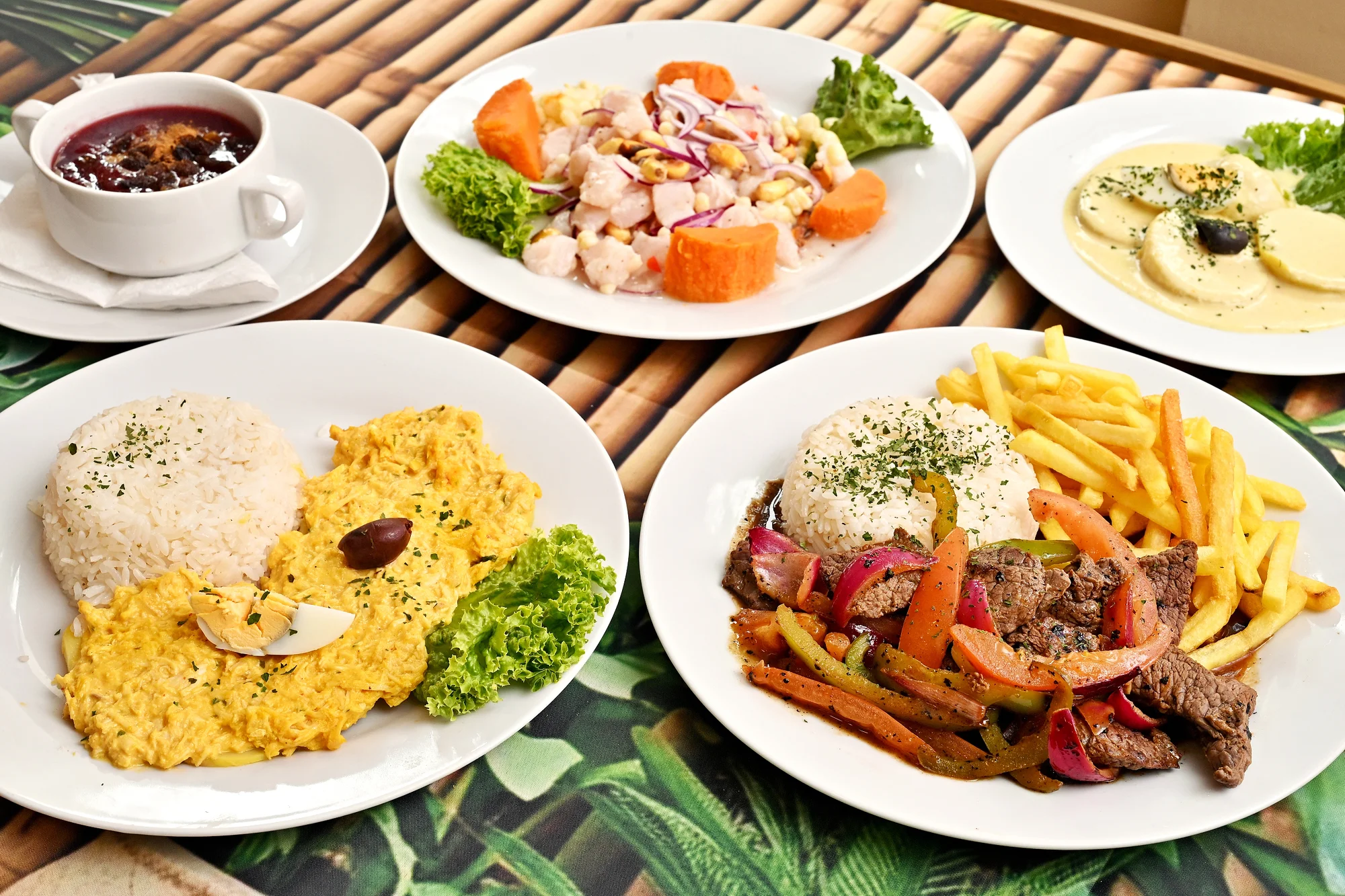 Peruánské menu o třech chodech pro 2 osoby: hlavní jídlo výběrem z 5 druhů