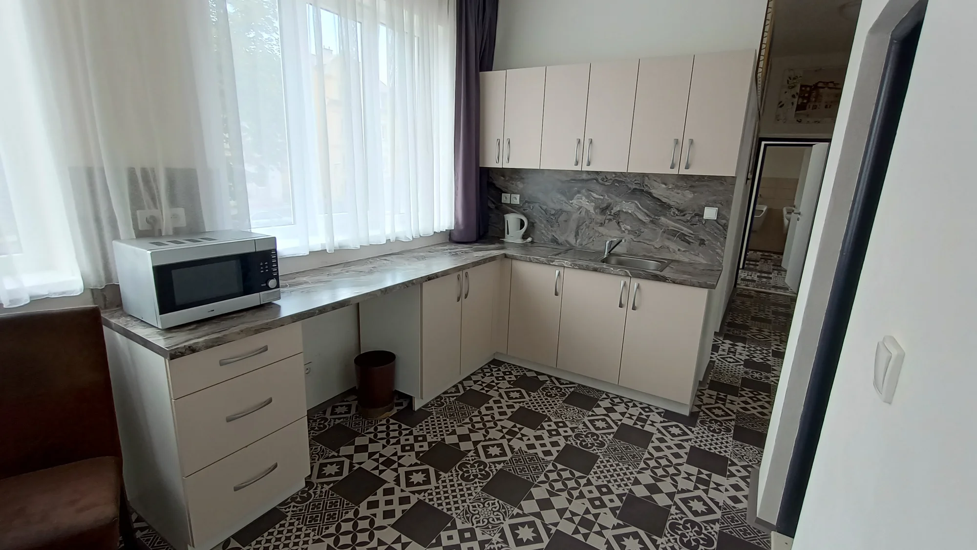Apartmány se 2 nebo 3 ložnicemi v klidné části Karlových Varů