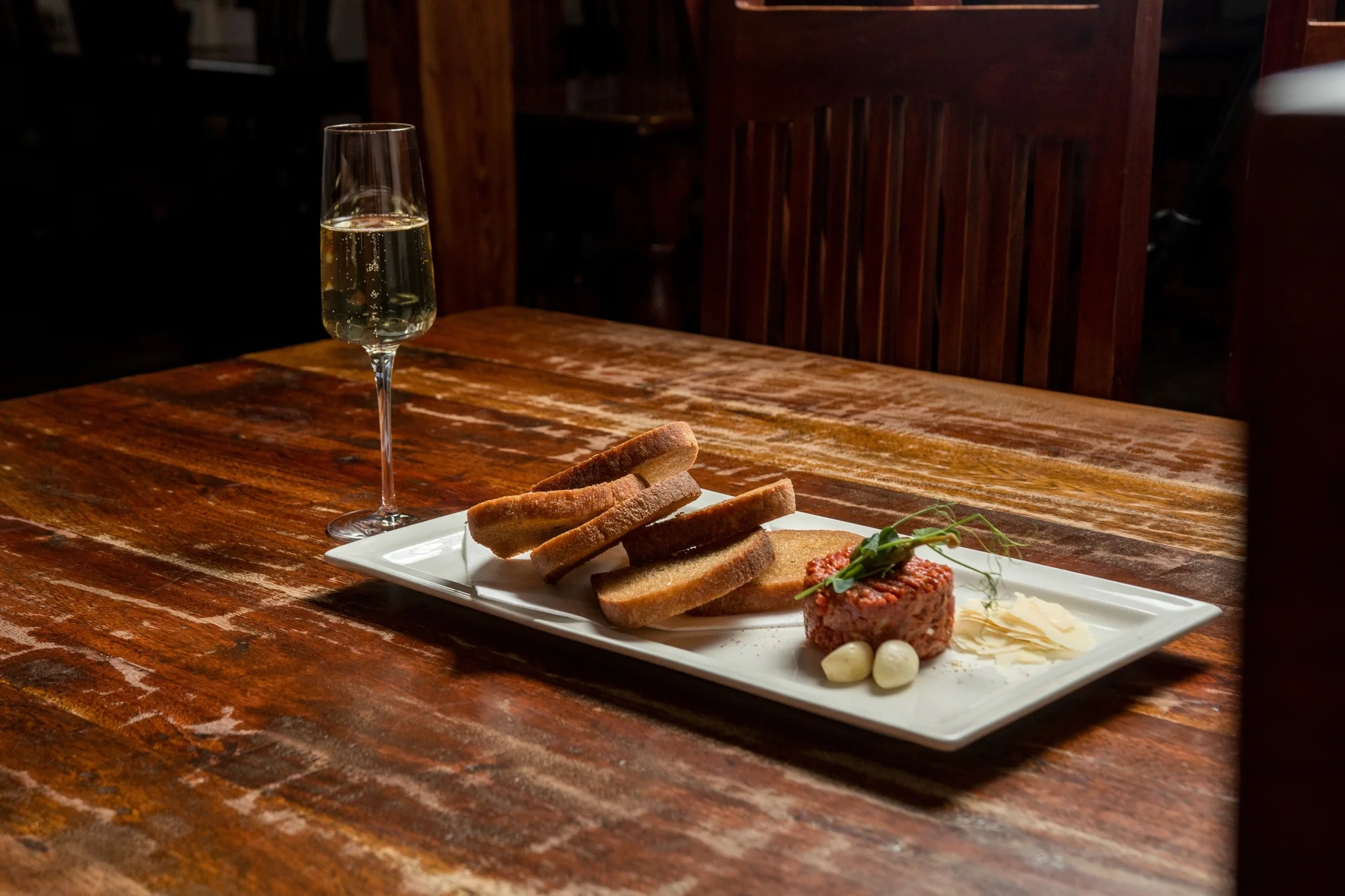 Tříchodové menu s pravou argentinskou svíčkovou nebo steakem z tuňáka a welcome drink pro dva