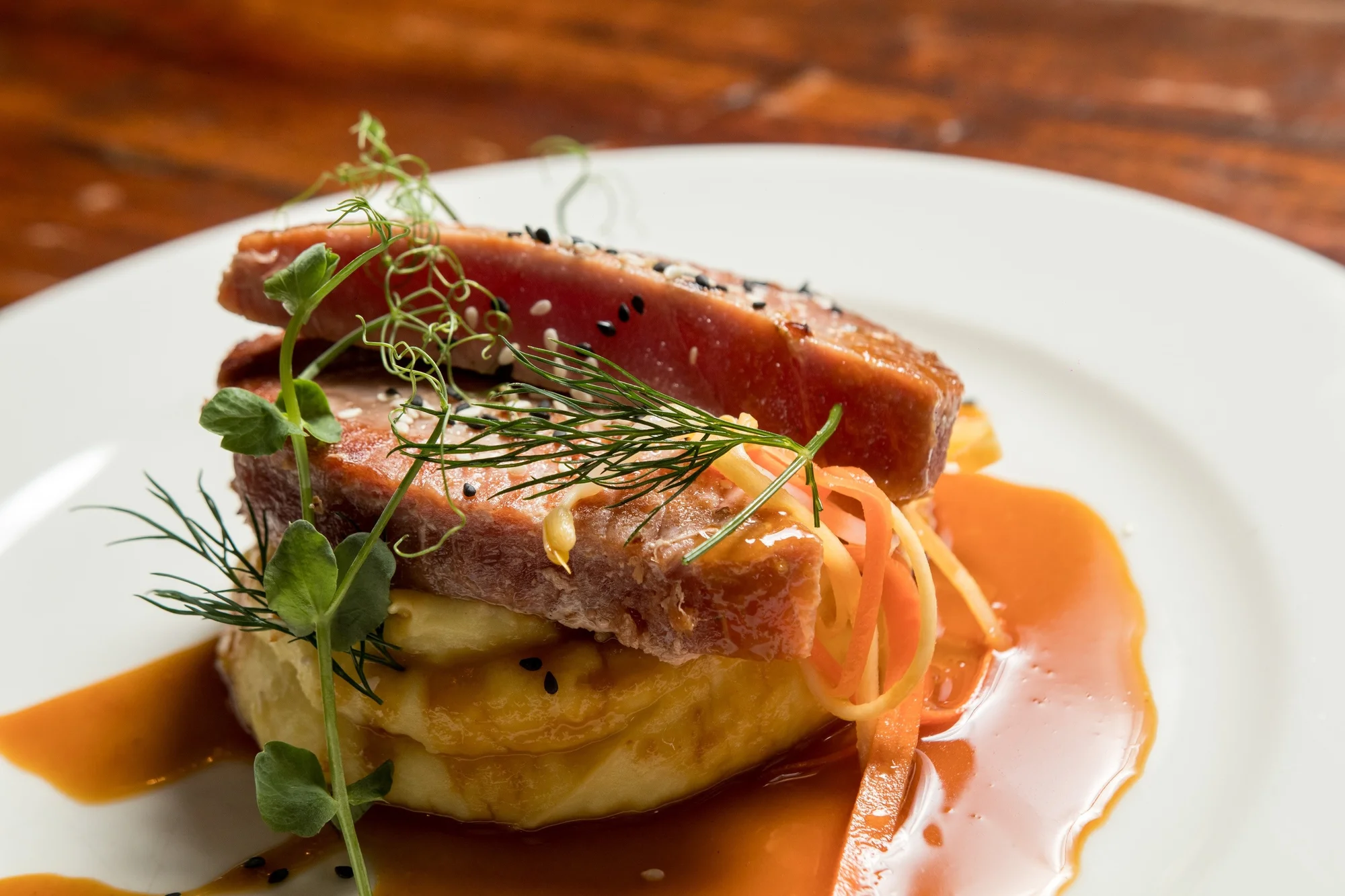 Tříchodové menu s pravou argentinskou svíčkovou nebo steakem z tuňáka a welcome drink pro dva