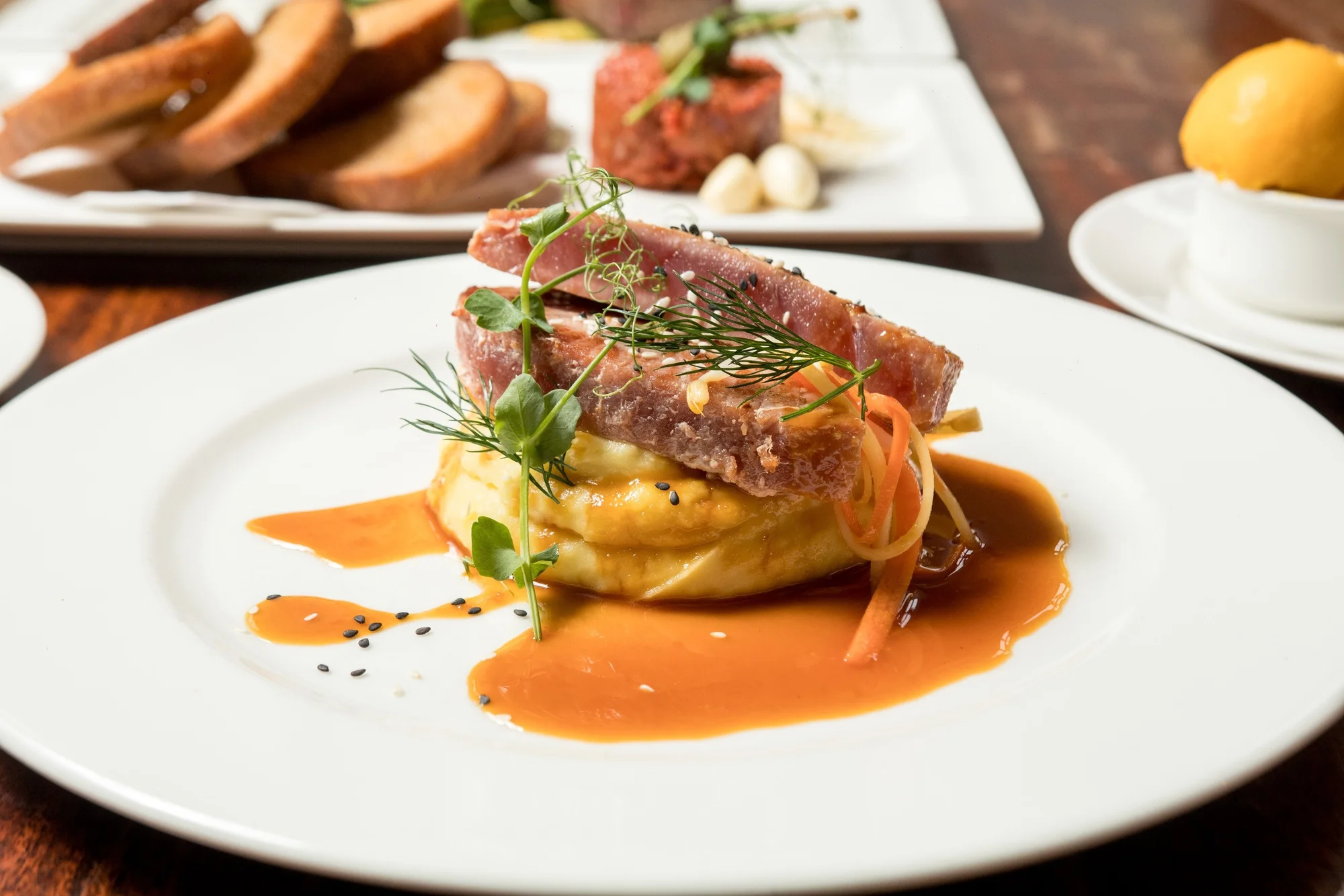 Tříchodové menu s pravou argentinskou svíčkovou nebo steakem z tuňáka a welcome drink pro dva