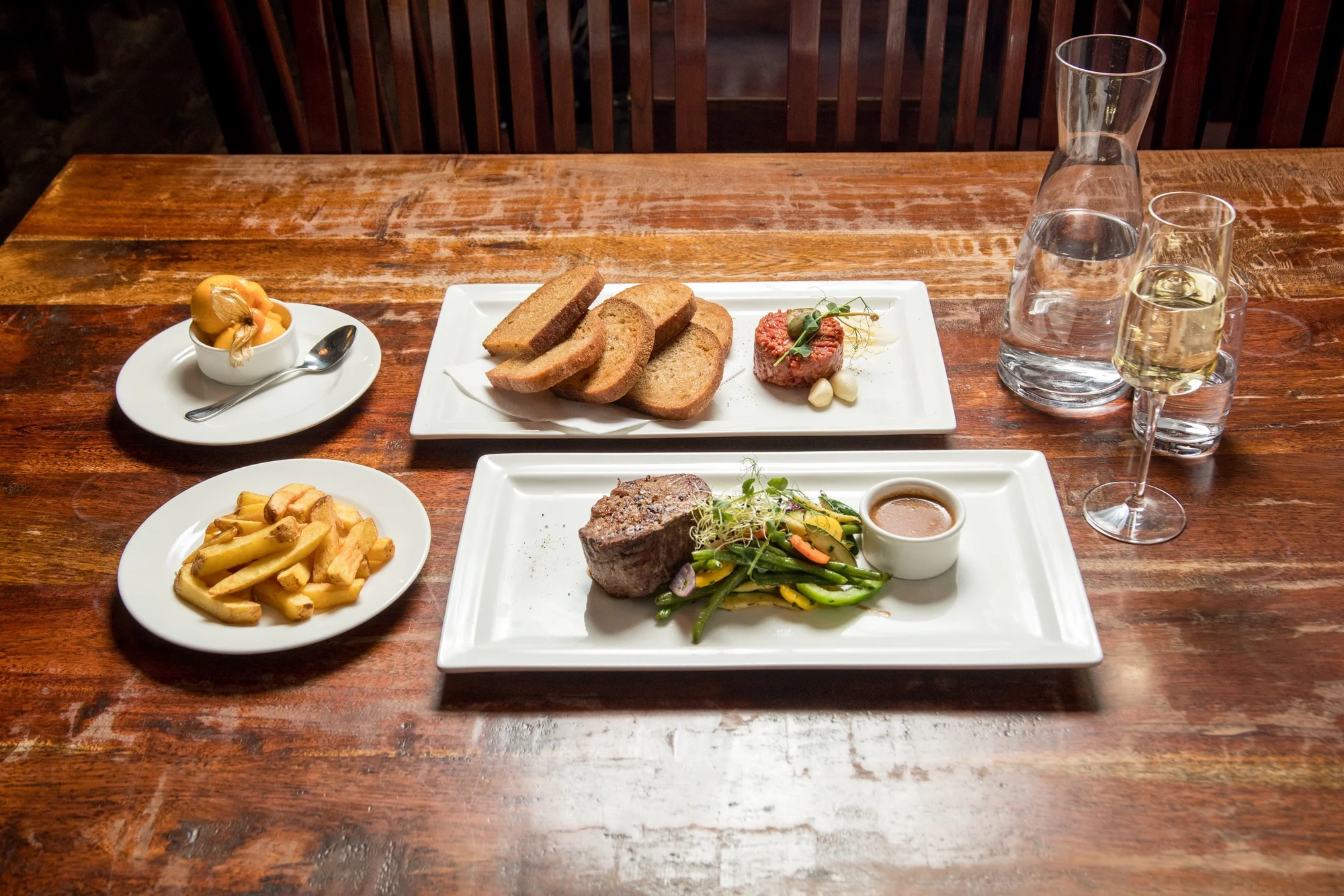 Tříchodové menu s pravou argentinskou svíčkovou nebo steakem z tuňáka a welcome drink pro dva