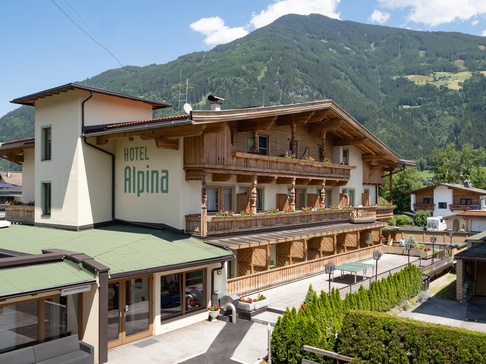 Tyrolsko: 4* hotel s polopenzí, neomezeným wellness, fitness i zapůjčením kol