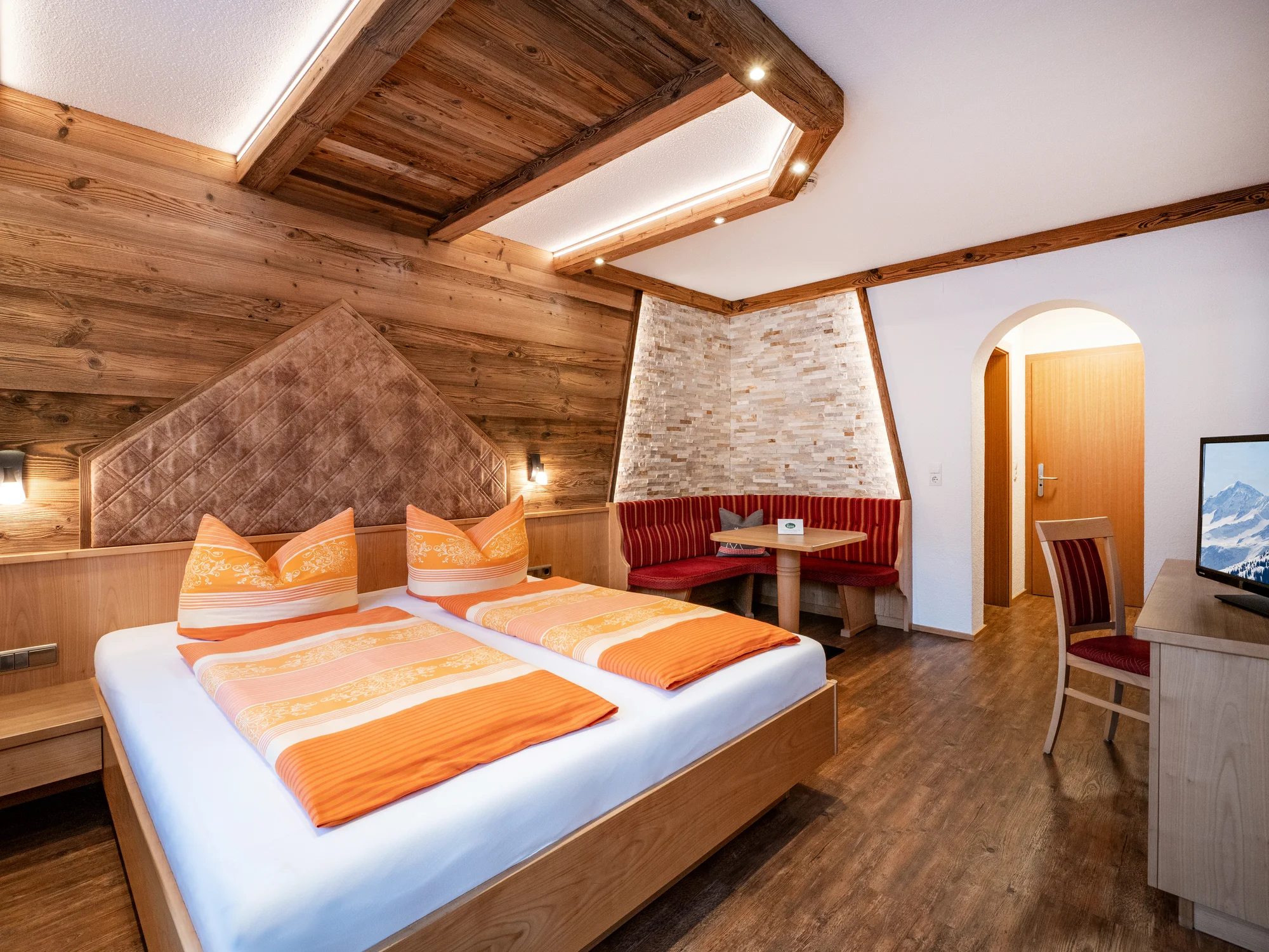 Tyrolsko: 4* hotel s polopenzí, neomezeným wellness, fitness i zapůjčením kol