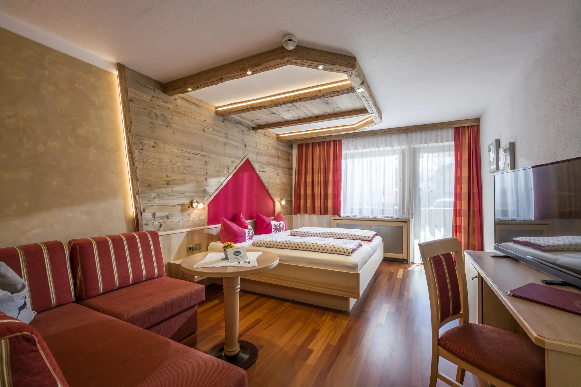 Tyrolsko: 4* hotel s polopenzí, neomezeným wellness, fitness i zapůjčením kol