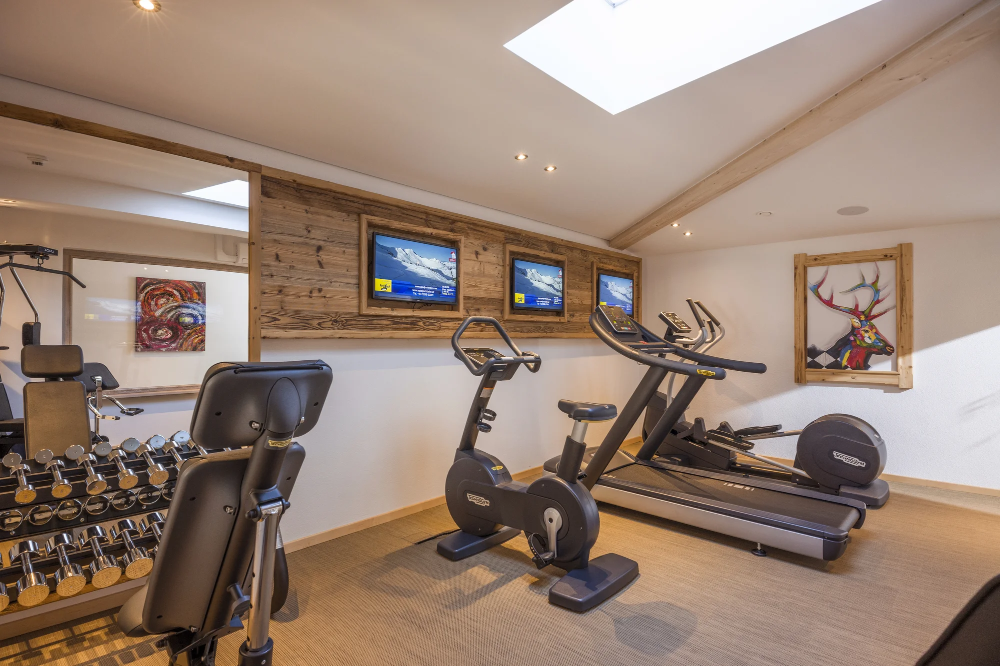 Tyrolsko: 4* hotel s polopenzí, neomezeným wellness, fitness i zapůjčením kol