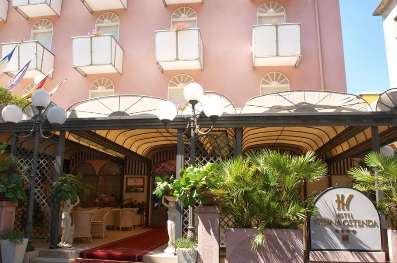 Dovolená v Rimini: 4* hotel u pláže, snídaně nebo až plná penze+, animační program