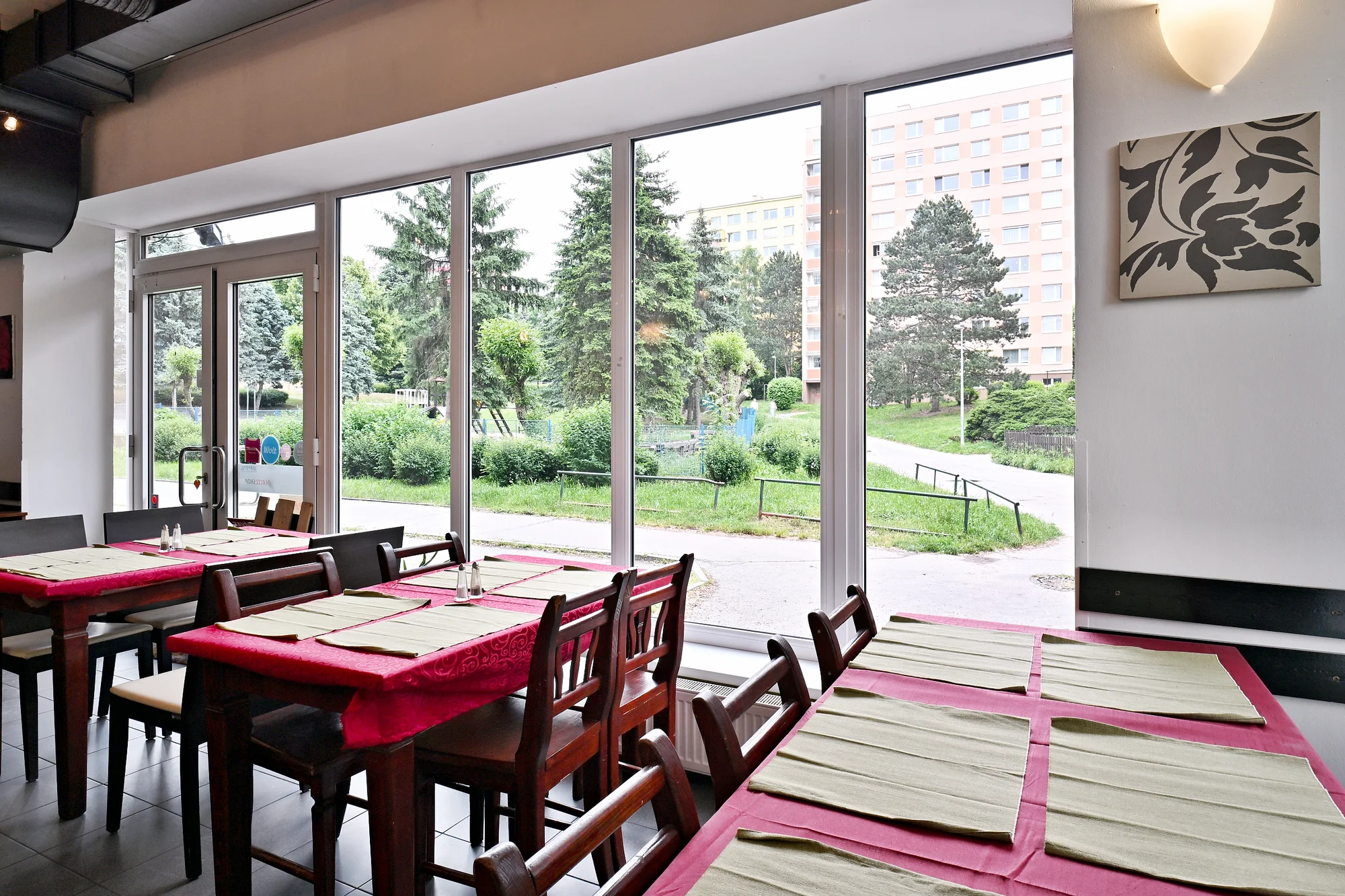 Indie na talíři: voucher na 250 až 1000 Kč do nově otevřené restaurace v Motole
