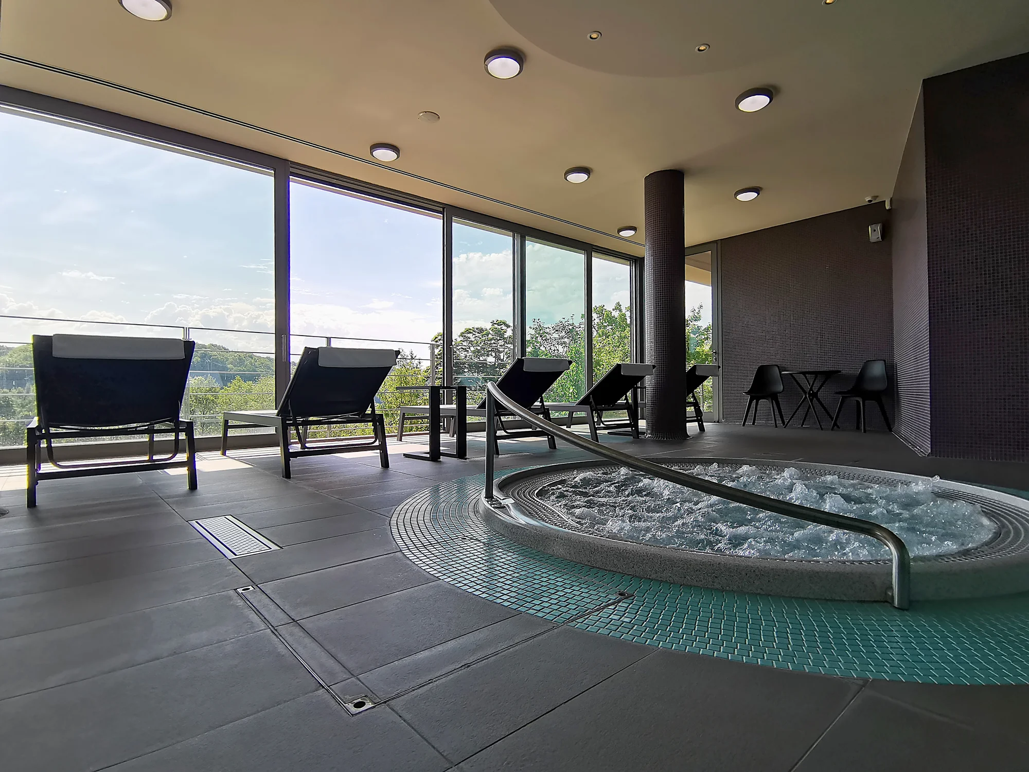 Rajská pohoda na Náchodsku: wellness, snídaně a romantická večeře