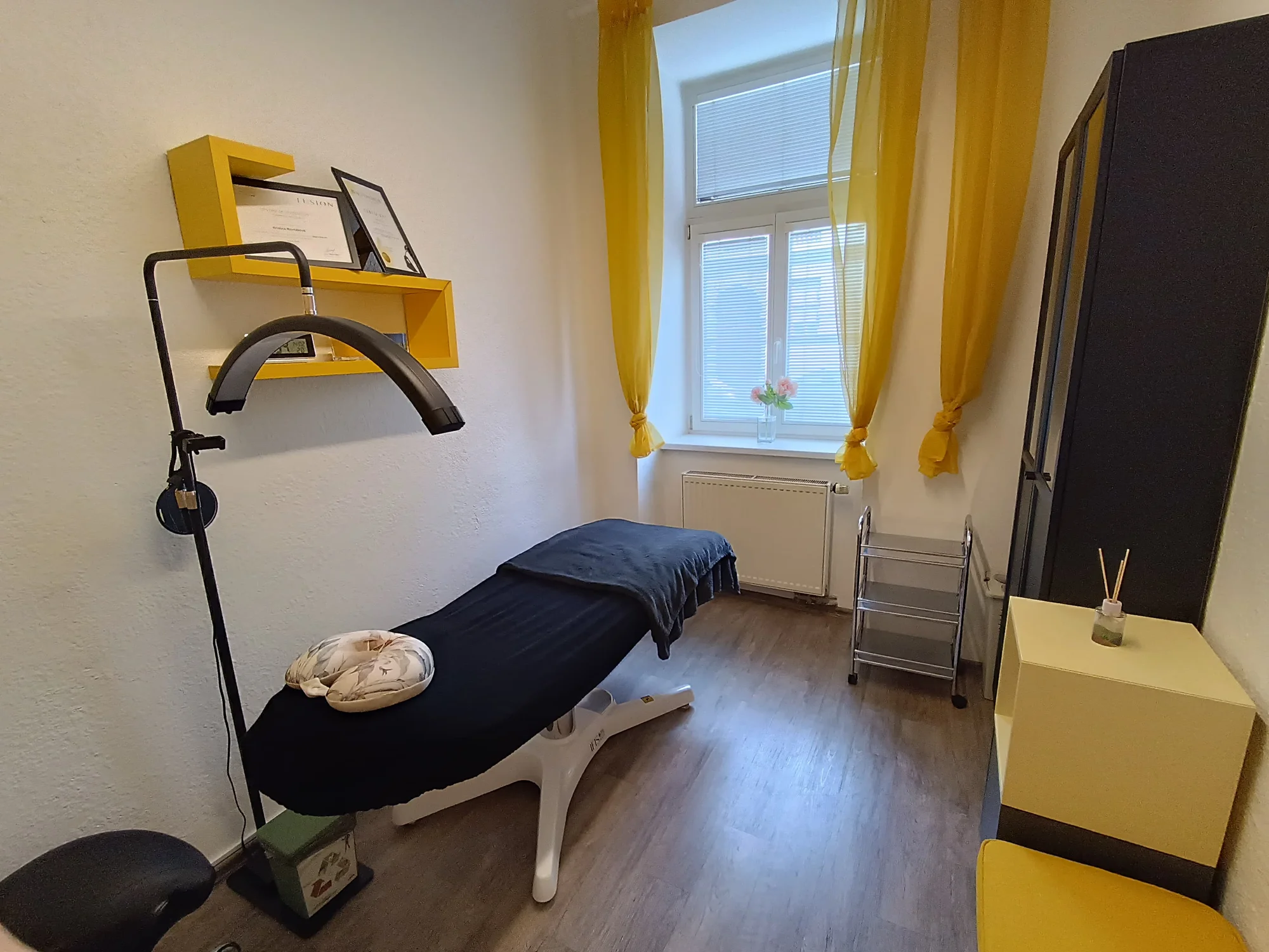 Kosmetické ošetření pleti: základní, relaxační i pro problematickou pleť, příp. masáž obličeje