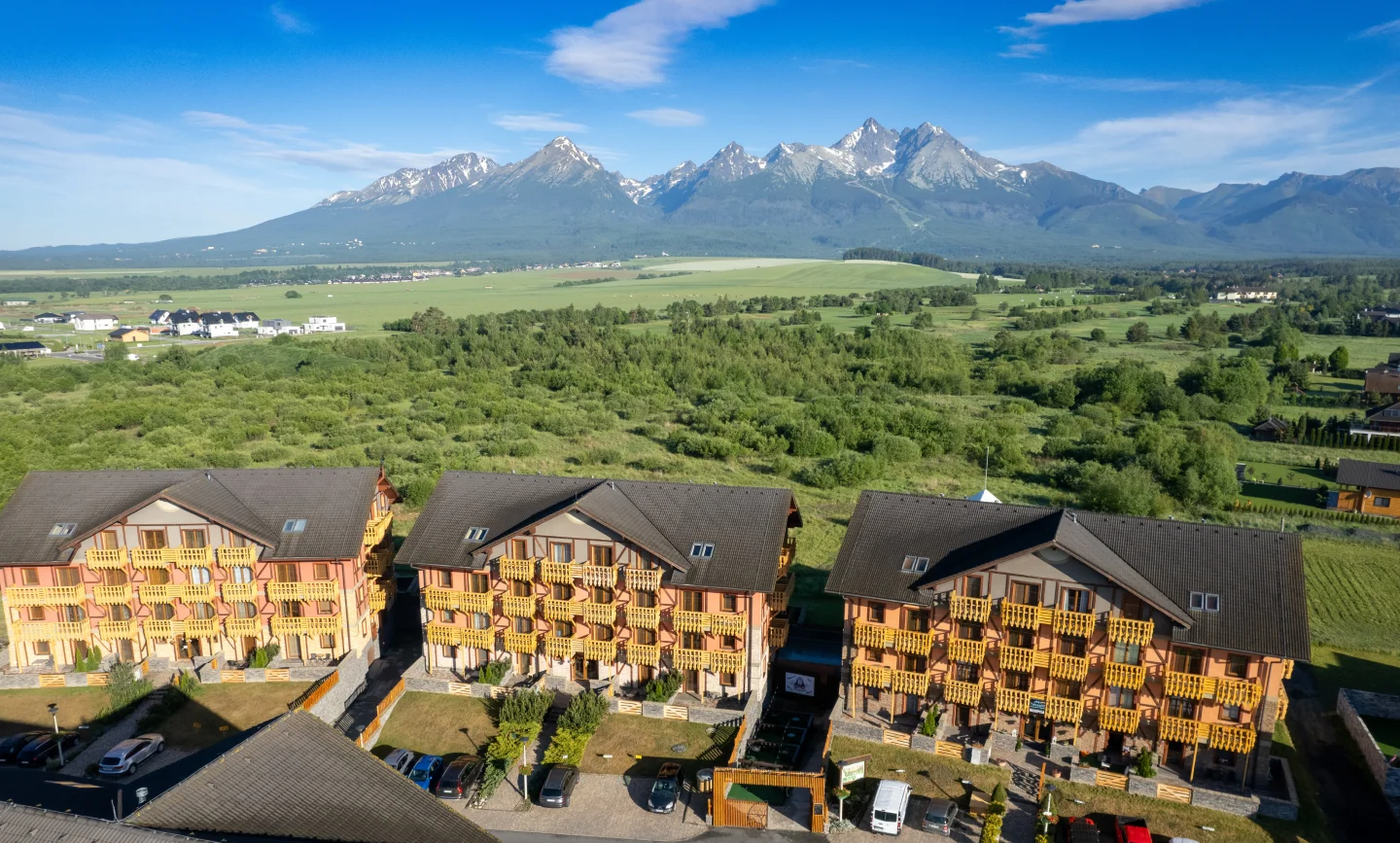 Pobyt ve Vysokých Tatrách: snídaně, polopenze, sleva do Aquacity Poprad i minifarma přímo v resortu