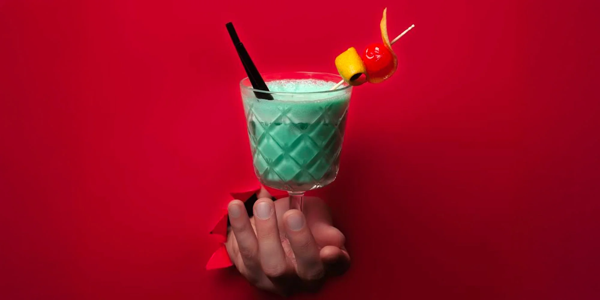 Drinky, hry i vodnice: voucher na 500–1 500 Kč do baru v centru Prahy