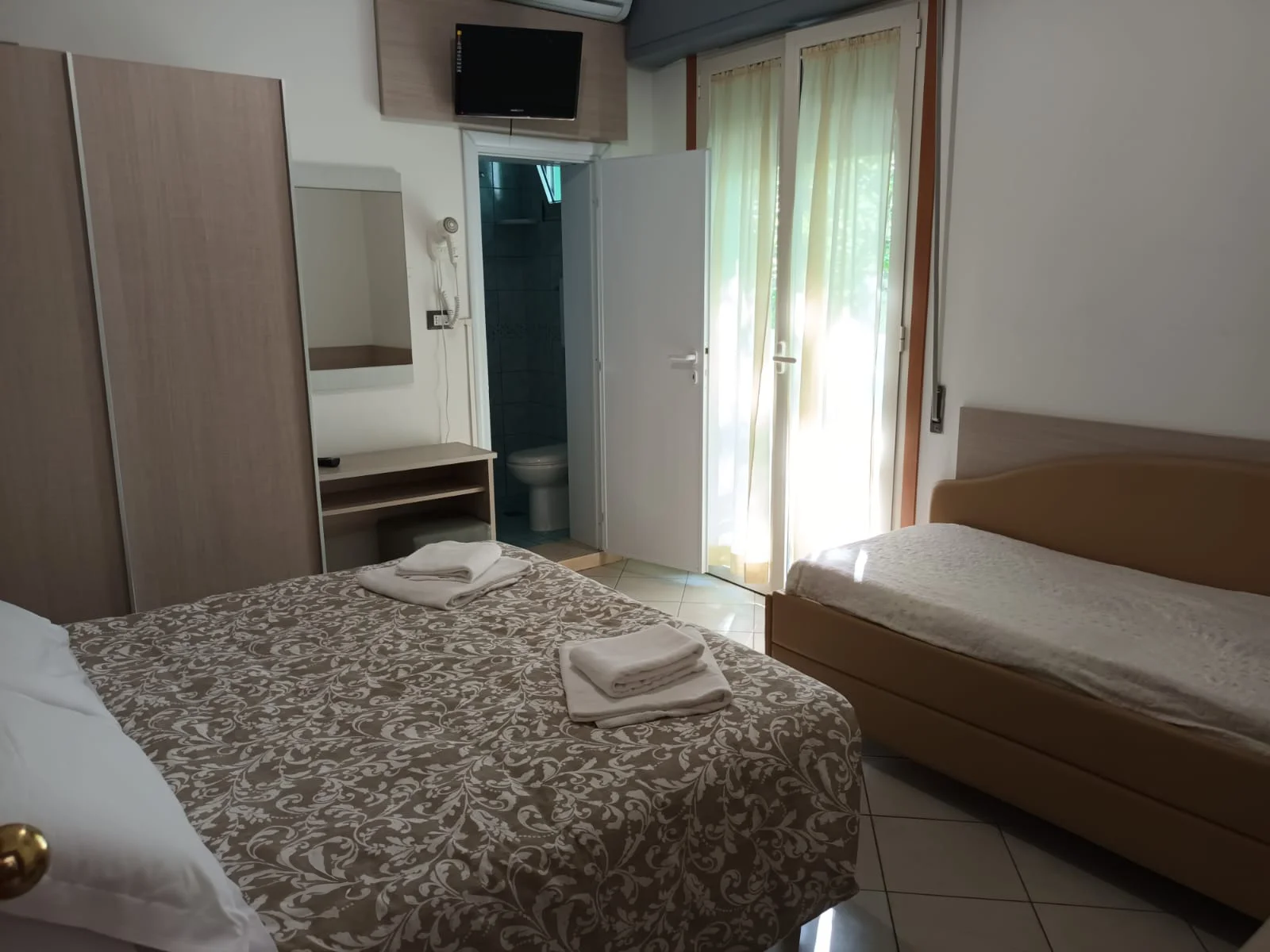 Pohodová dovolená v Rimini: 3* hotel kousek od pláže, snídaně i polopenze, výlety