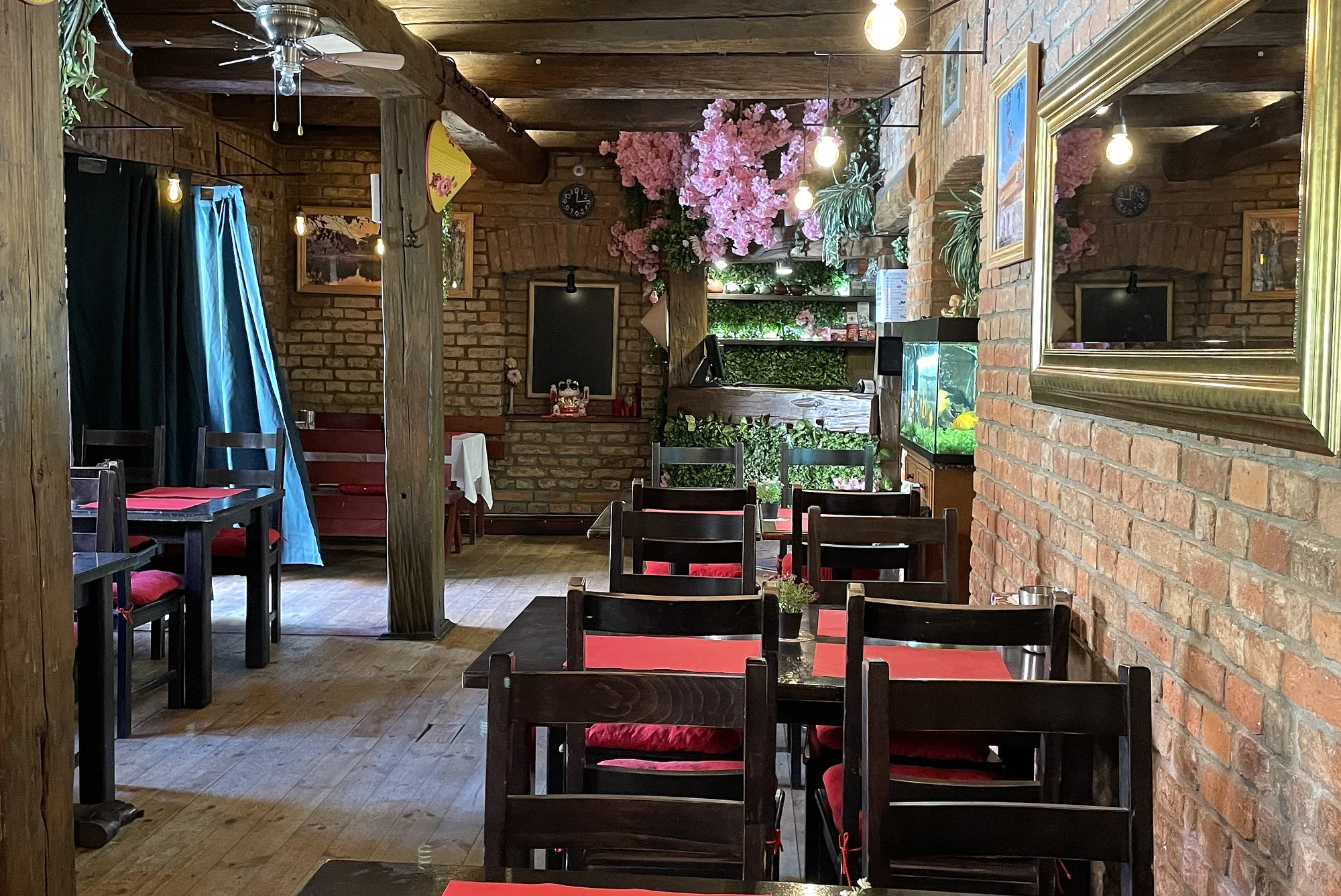 Asijské menu dle výběru až pro 2 osoby: Pho Bo, Kung-pao, Bún chả i dezert