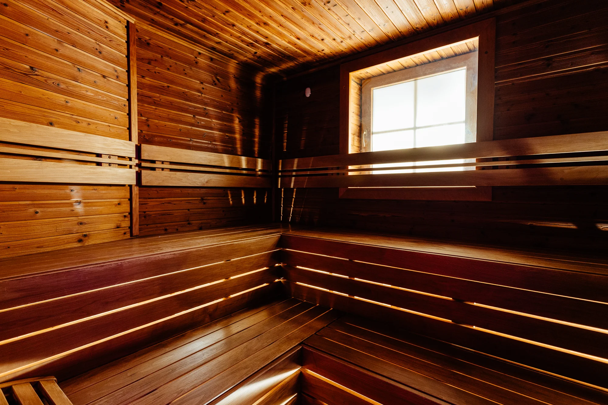 Skvělý odpočinek pro páry i rodiny: snídaně a relax v bazénech a saunách