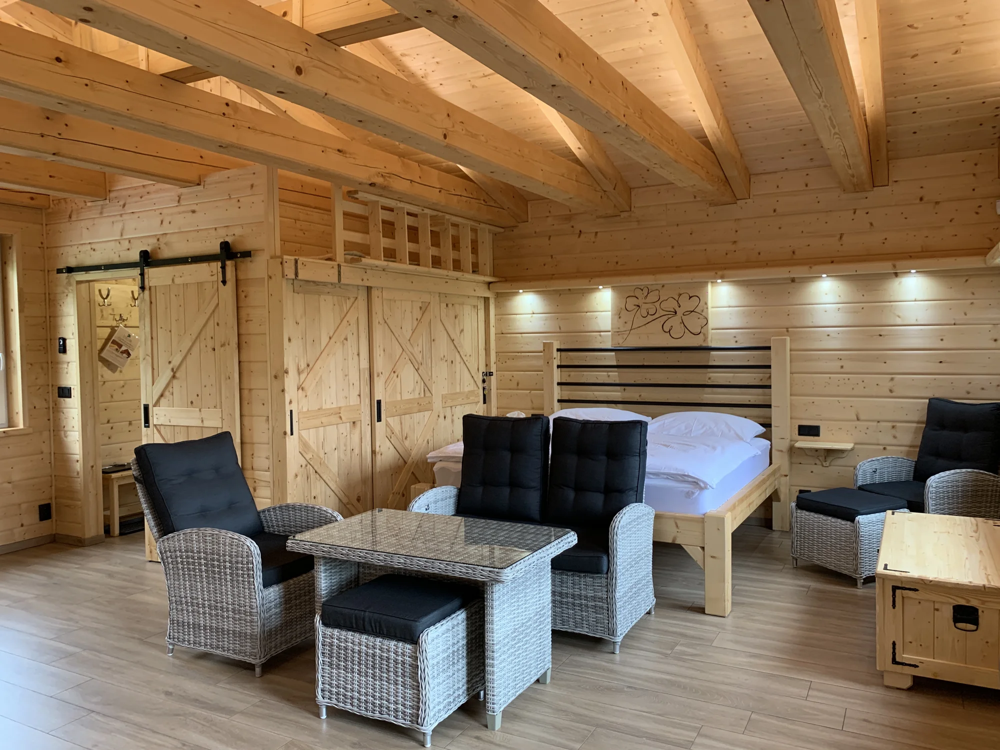 Nový apartmán v Jizerkách: wellness, pivní pípa, terasa i kuchyňka