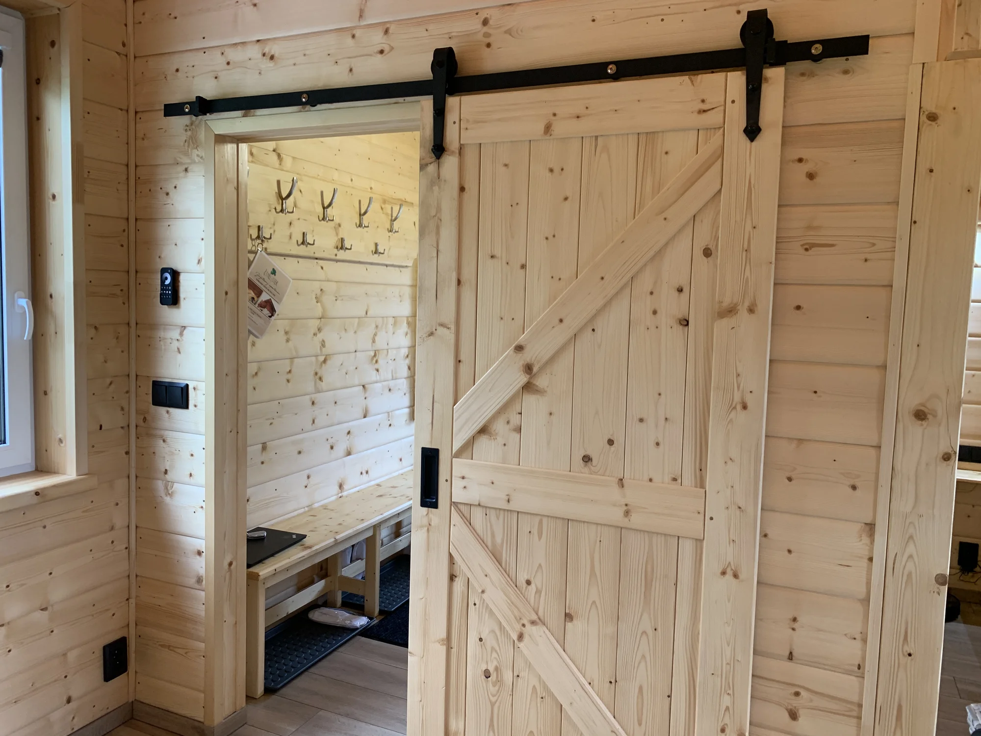 Nový apartmán v Jizerkách: wellness, pivní pípa, terasa i kuchyňka