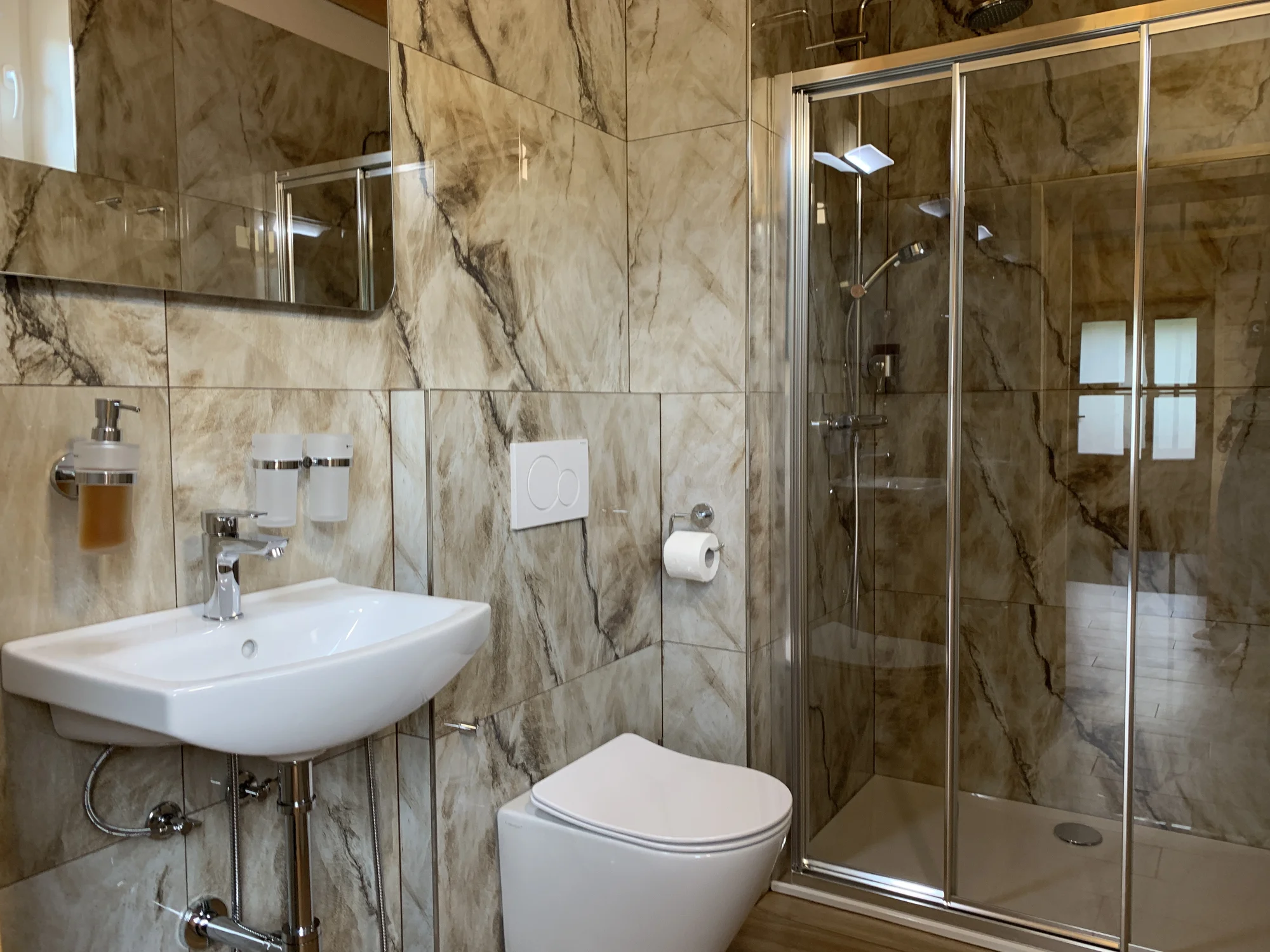 Nový apartmán v Jizerkách: wellness, pivní pípa, terasa i kuchyňka