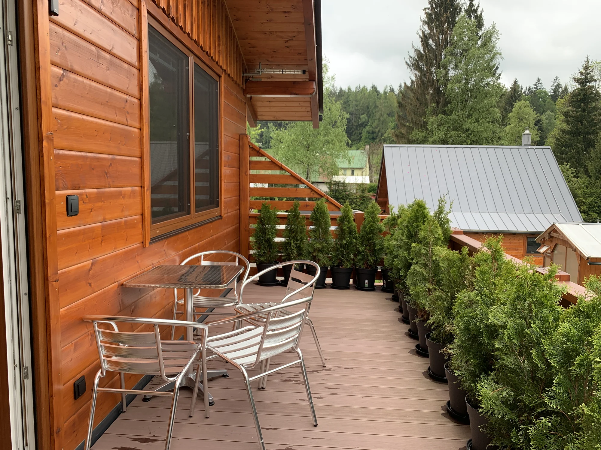 Nový apartmán v Jizerkách: wellness, pivní pípa, terasa i kuchyňka