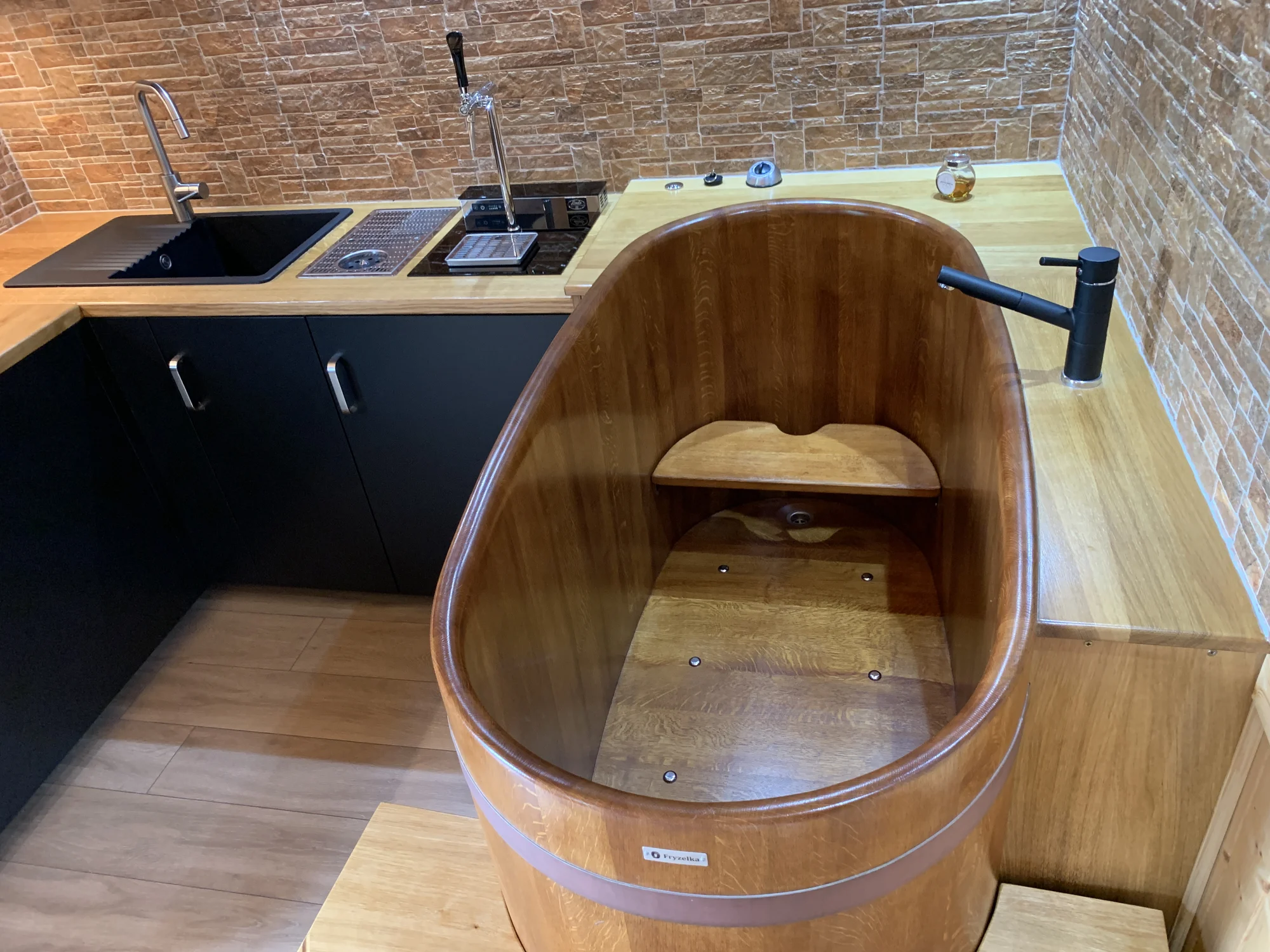 Nový apartmán v Jizerkách: wellness, pivní pípa, terasa i kuchyňka