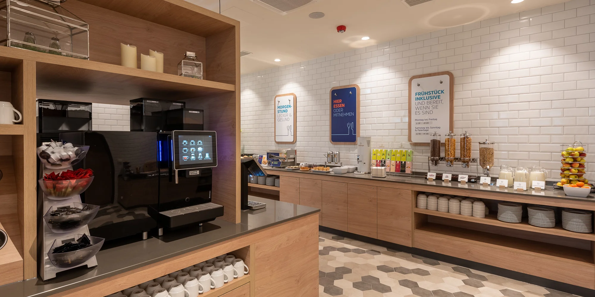 Moderní hotel v Mnichově s bufetovou snídaní: blízko veletržního centra i BMW Weltu