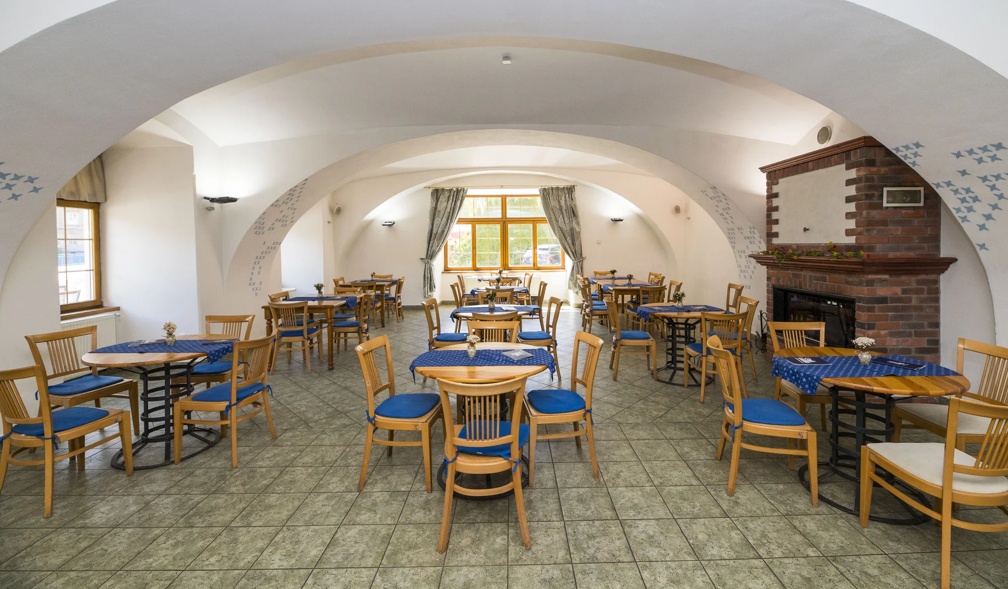 Hotel ve Vranově nad Dyjí: originální design, restaurace a zámek na dosah