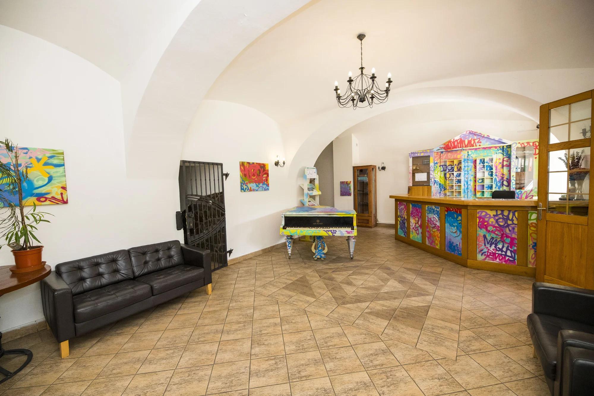 Hotel ve Vranově nad Dyjí: originální design, restaurace a zámek na dosah