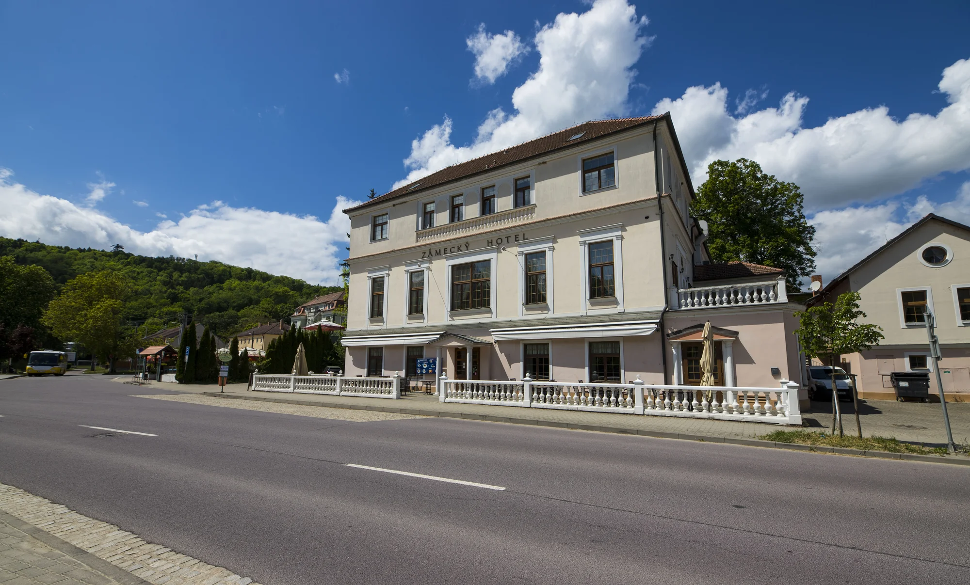 Hotel ve Vranově nad Dyjí: originální design, restaurace a zámek na dosah