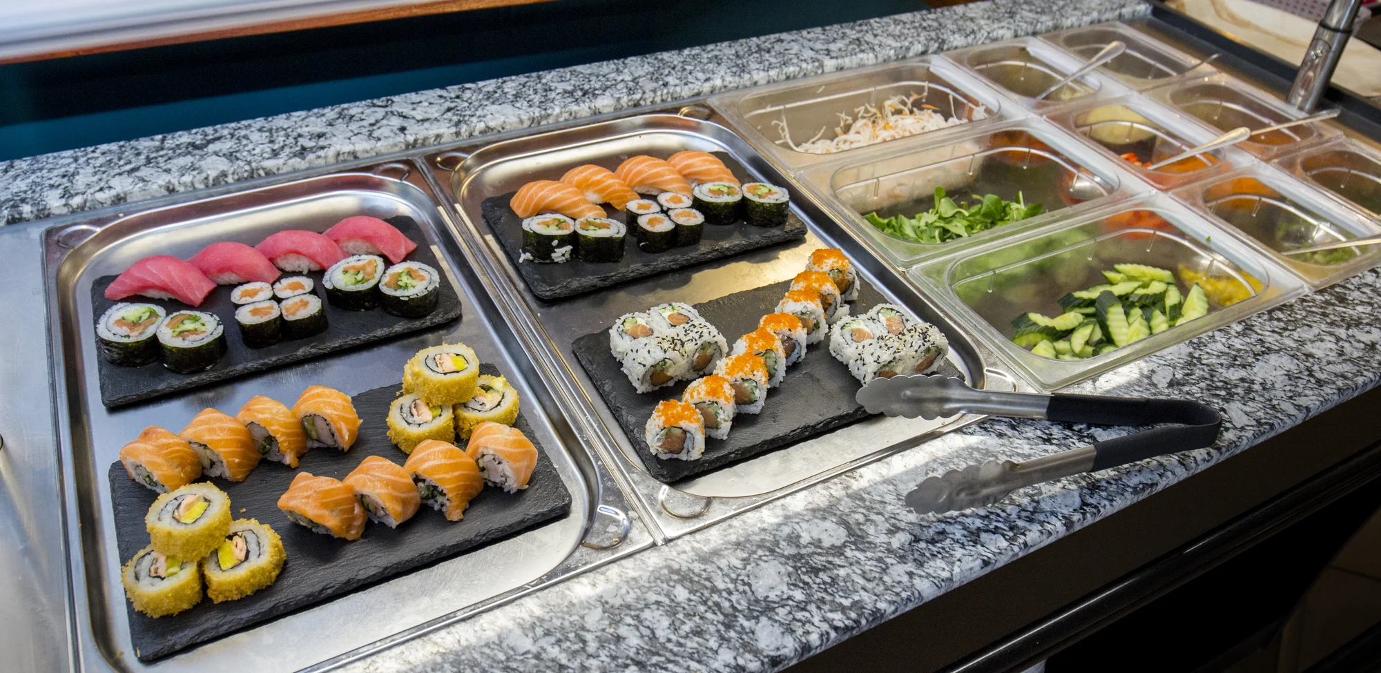 Asijské all you can eat v centru Brna: sushi, omáčky i smažené nudle