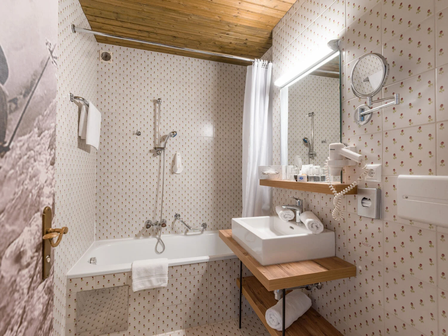 Aktivní dovolená i relax v Rakousku: hotel se snídaní a polopenzí, wellness, sport i výlety