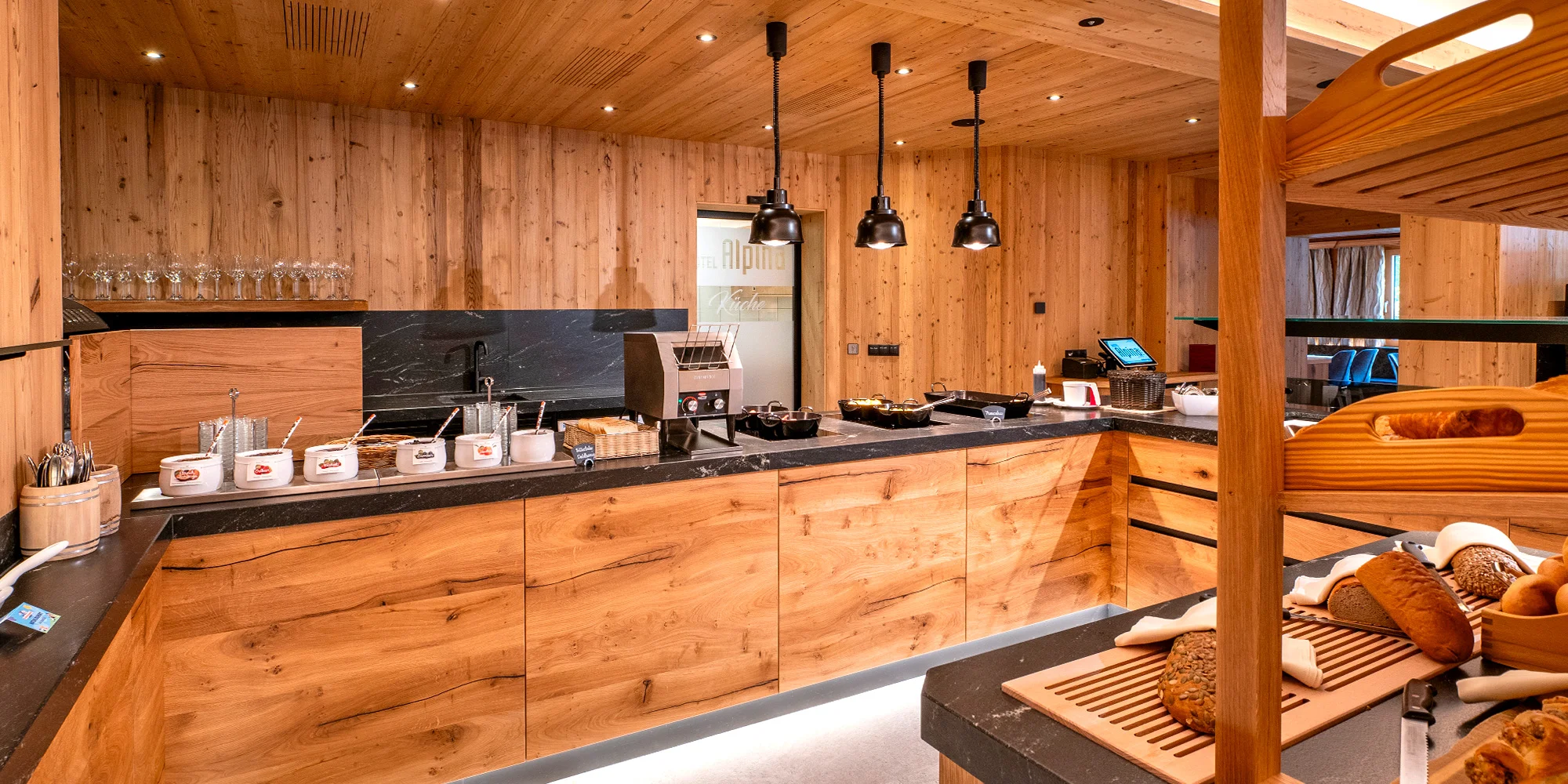Tyrolsko: 4* hotel s polopenzí, neomezeným wellness, fitness i zapůjčením kol