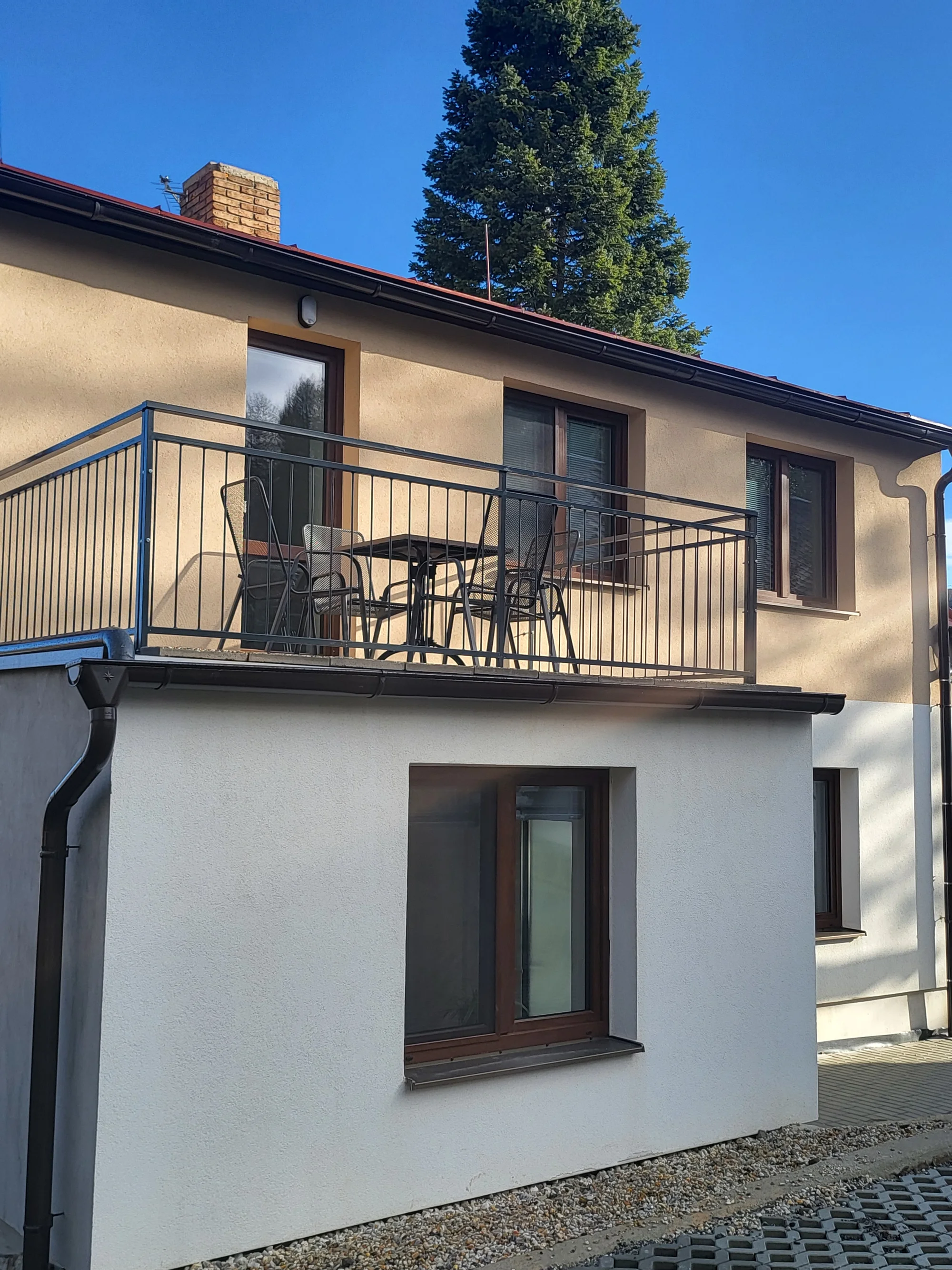 Rodinná dovolená na Šumavě: útulné apartmány až pro 7 osob, výlety do přírody i na zámek