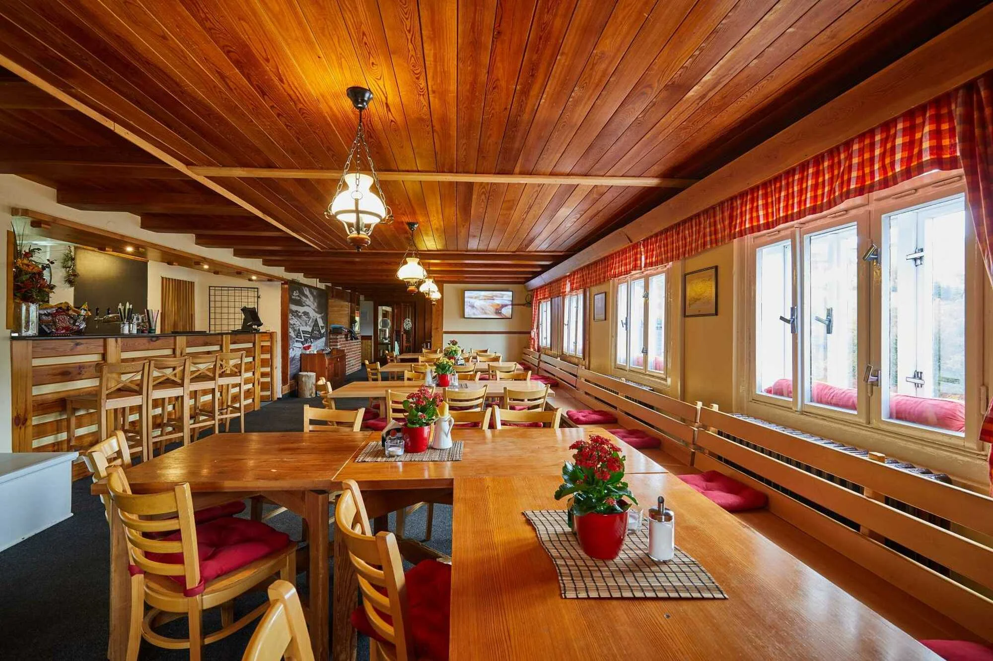Horský hotel v Peci pod Sněžkou: uprostřed přírody, u turistických tras a se snídaní