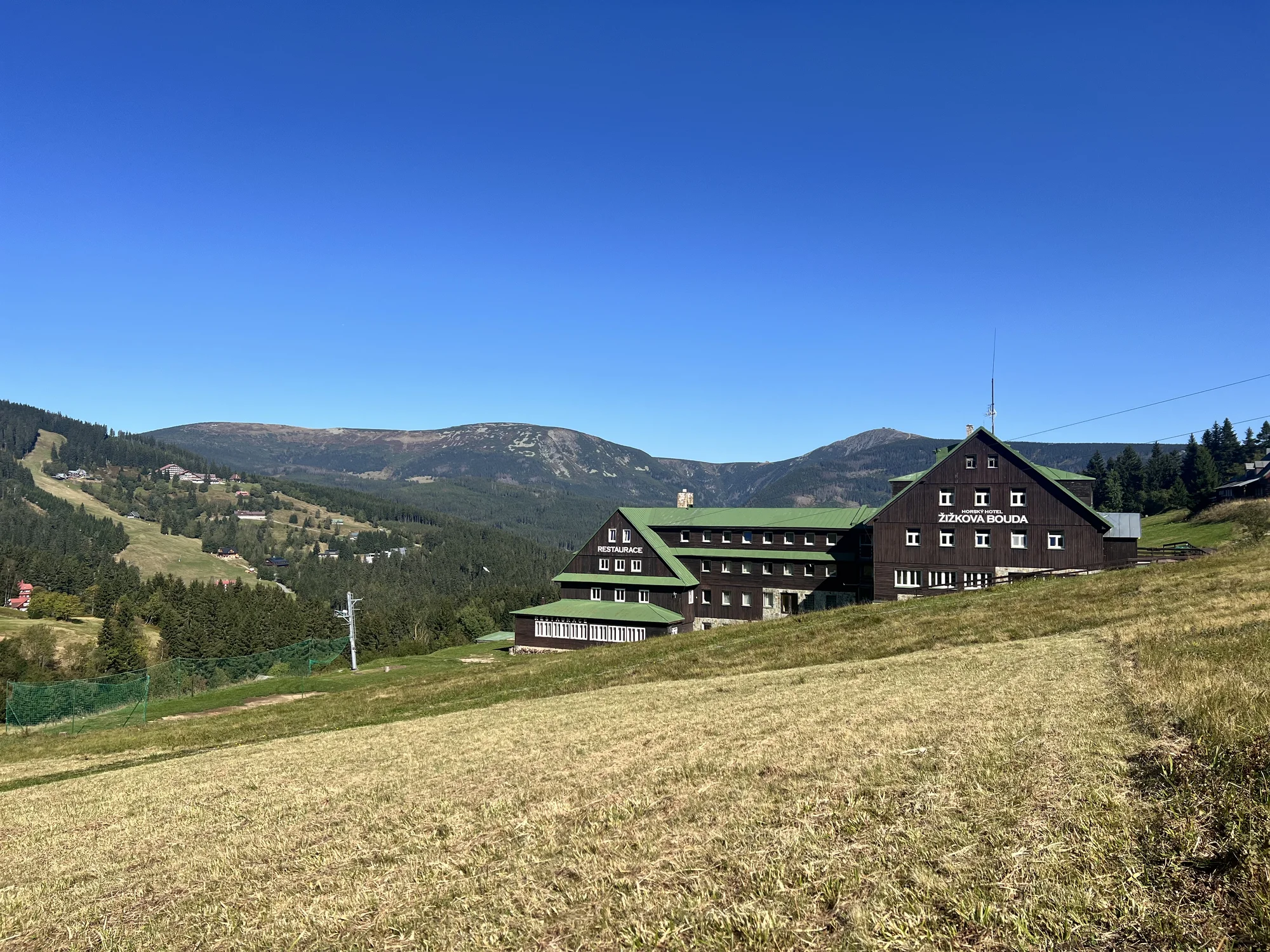 Horský hotel v Peci pod Sněžkou: uprostřed přírody, u turistických tras a se snídaní
