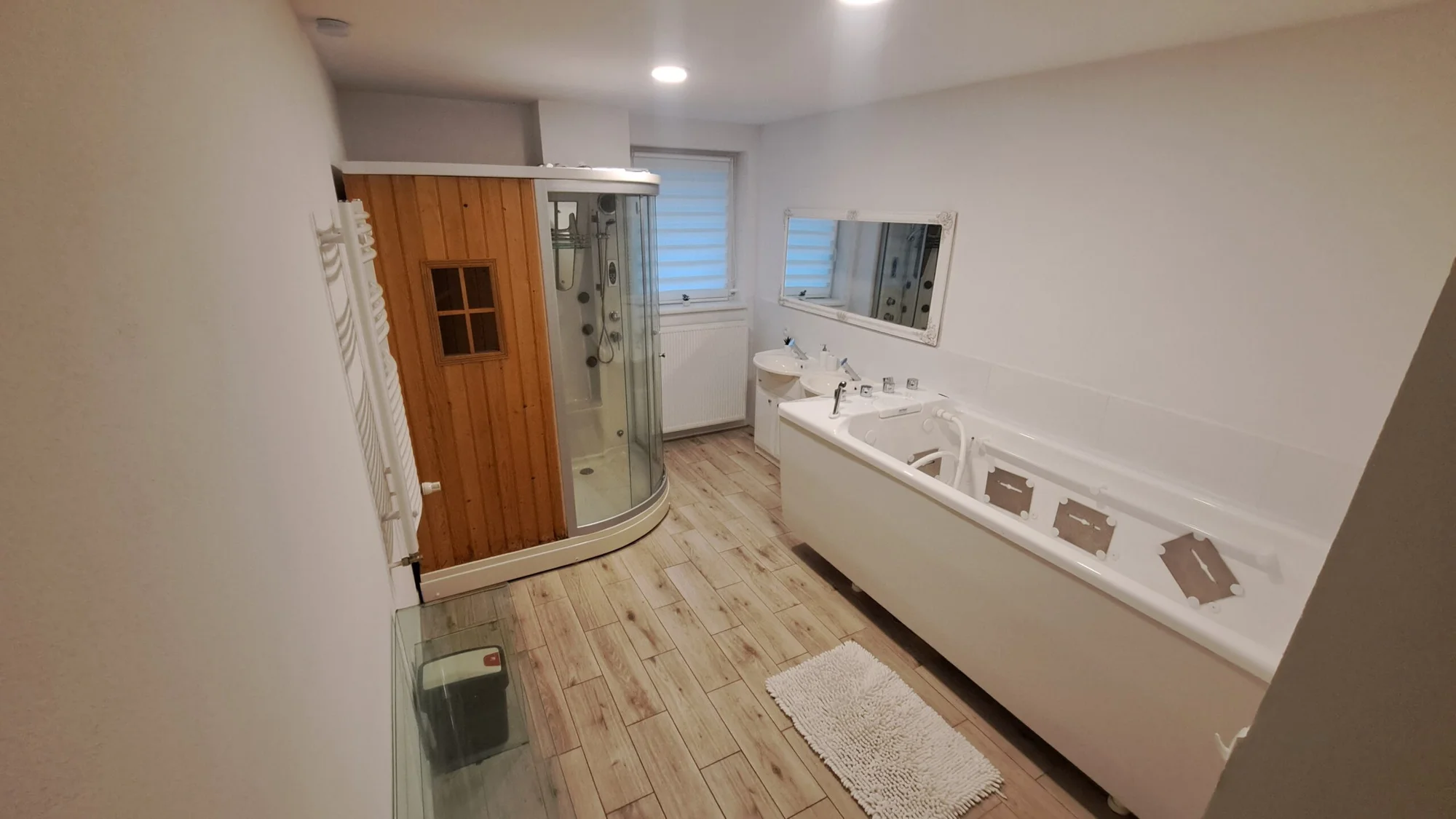 Spaní na peci a relax v sauně i koupacím sudu: luxusní apartmány uprostřed lesů v Jeseníkách