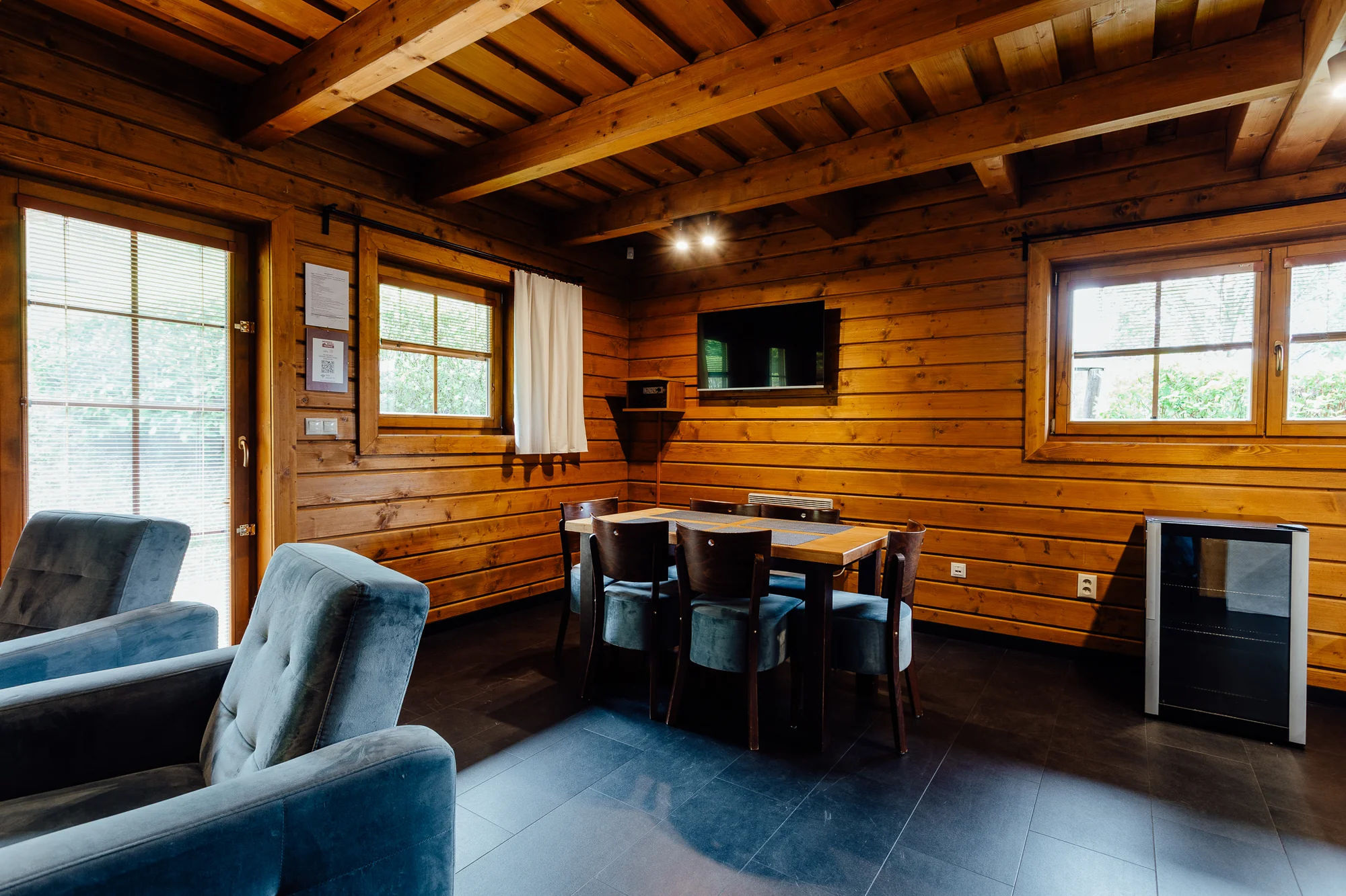 Skvělý odpočinek pro páry i rodiny: snídaně a relax v bazénech a saunách