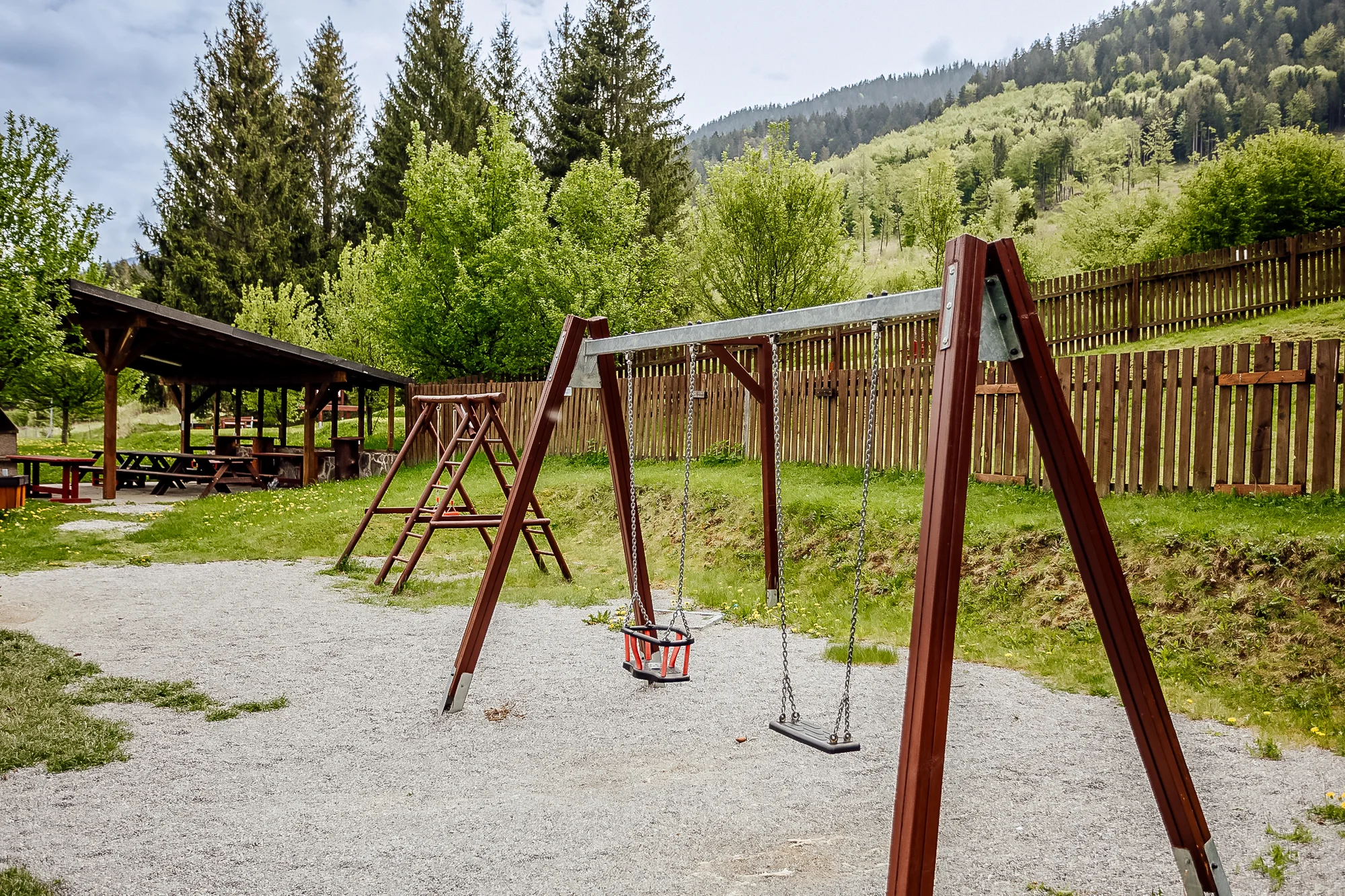 Skvělý odpočinek pro páry i rodiny: snídaně a relax v bazénech a saunách