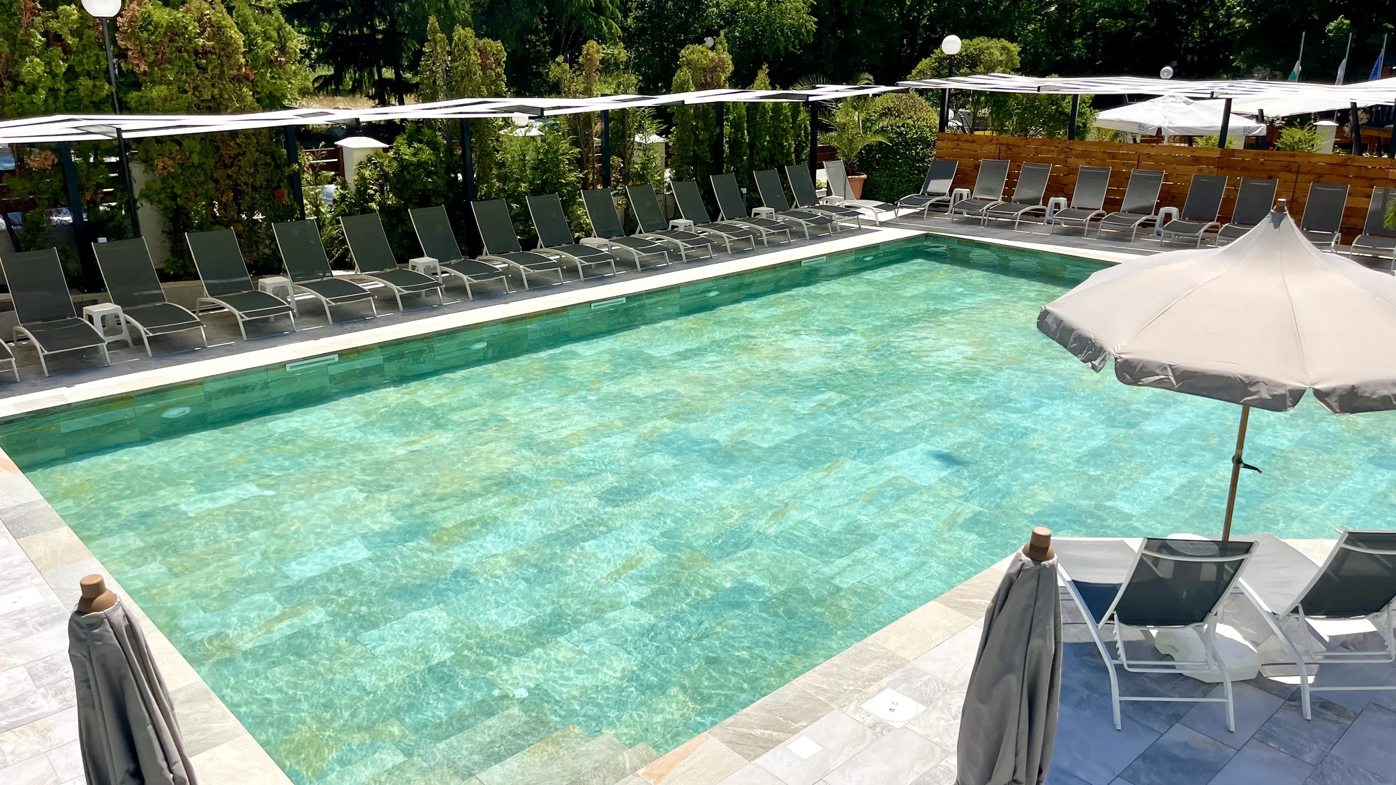 Rodinná dovolená v Bulharsku: hotel 500 m od moře, animační program, nový aquapark, 2 děti zdarma