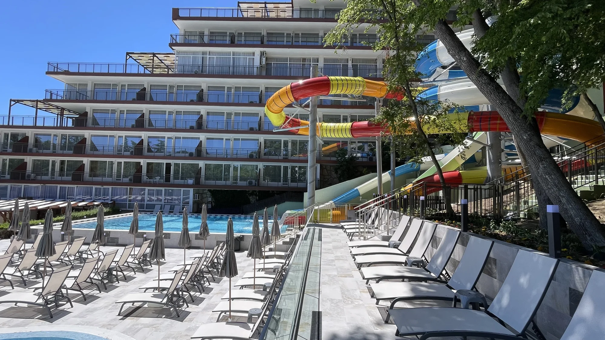 Rodinná dovolená v Bulharsku: hotel 500 m od moře, animační program, nový aquapark, 2 děti zdarma