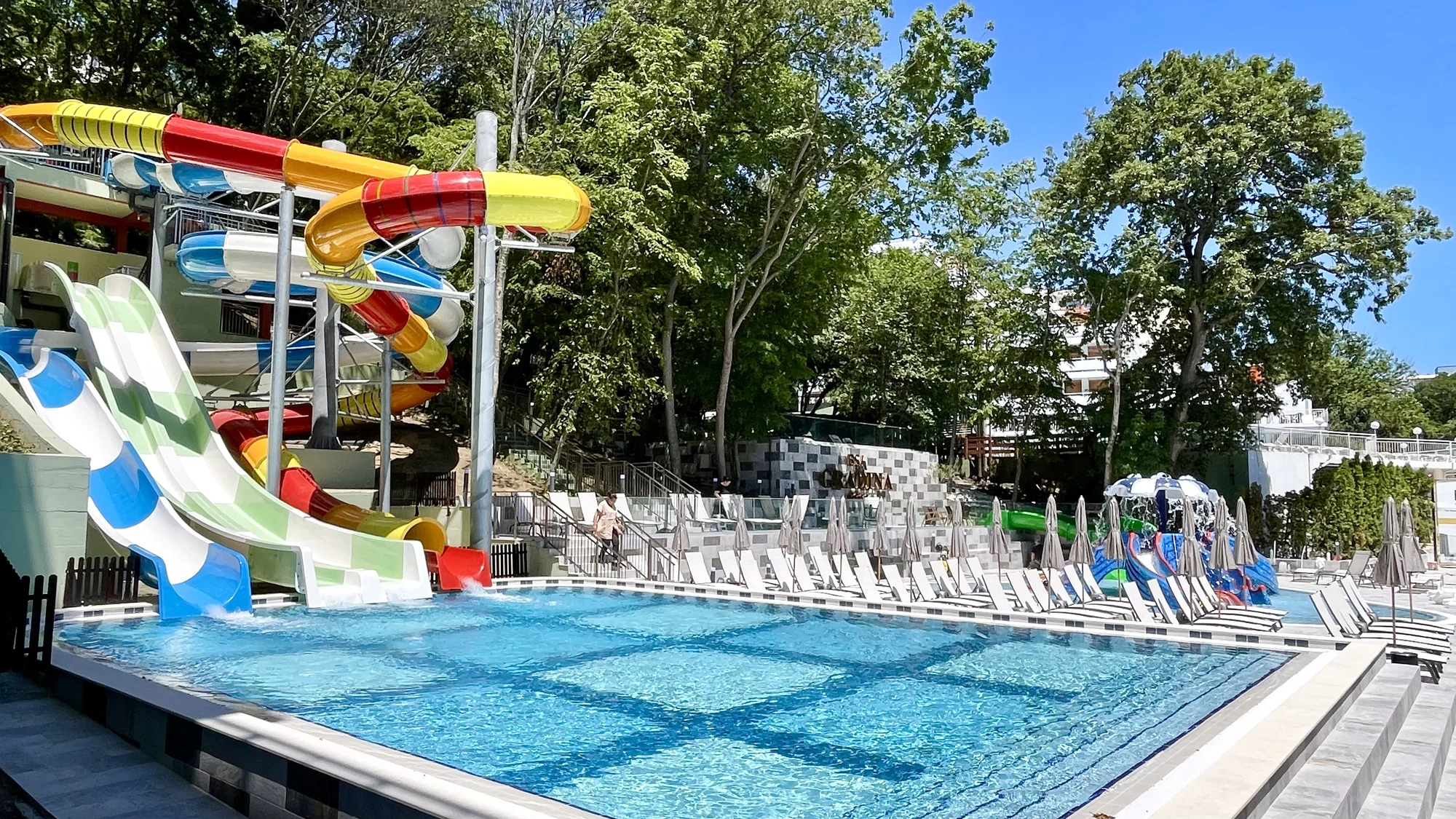 Rodinná dovolená v Bulharsku: hotel 500 m od moře, animační program, nový aquapark, 2 děti zdarma